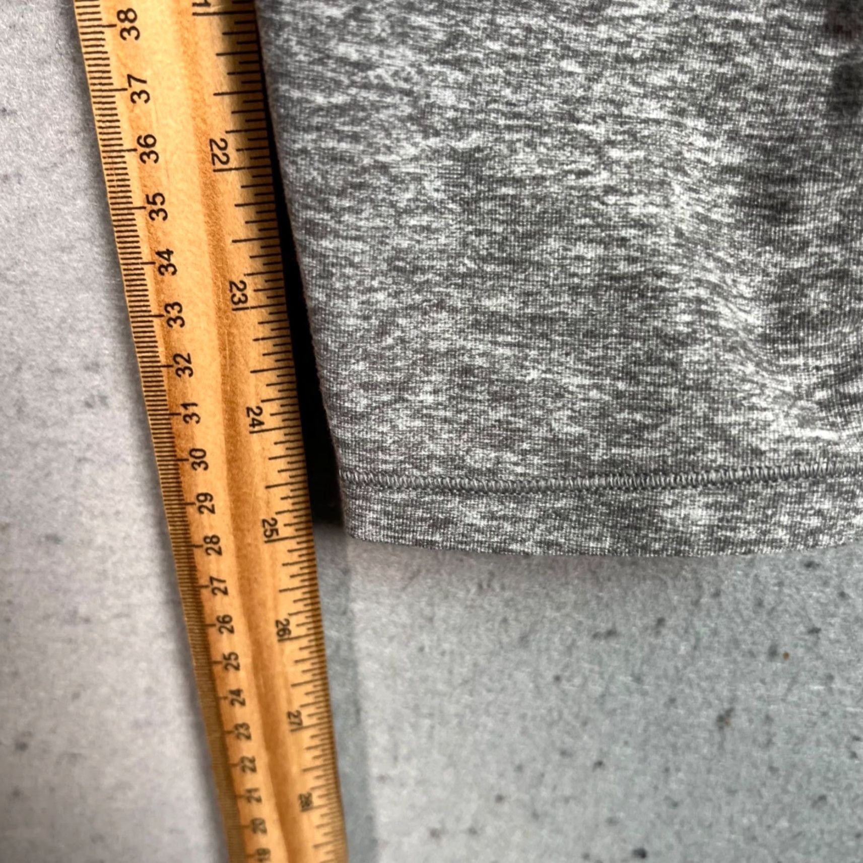 Lululemon Lululemon Womens 4 Grey High-Waisted Leggings With Lace-Up Back Detail Leggings Womens 4 Grey Athleisure Yoga Hiking Fitness Size 27" / US 4 / IT 40 - 6 Thumbnail