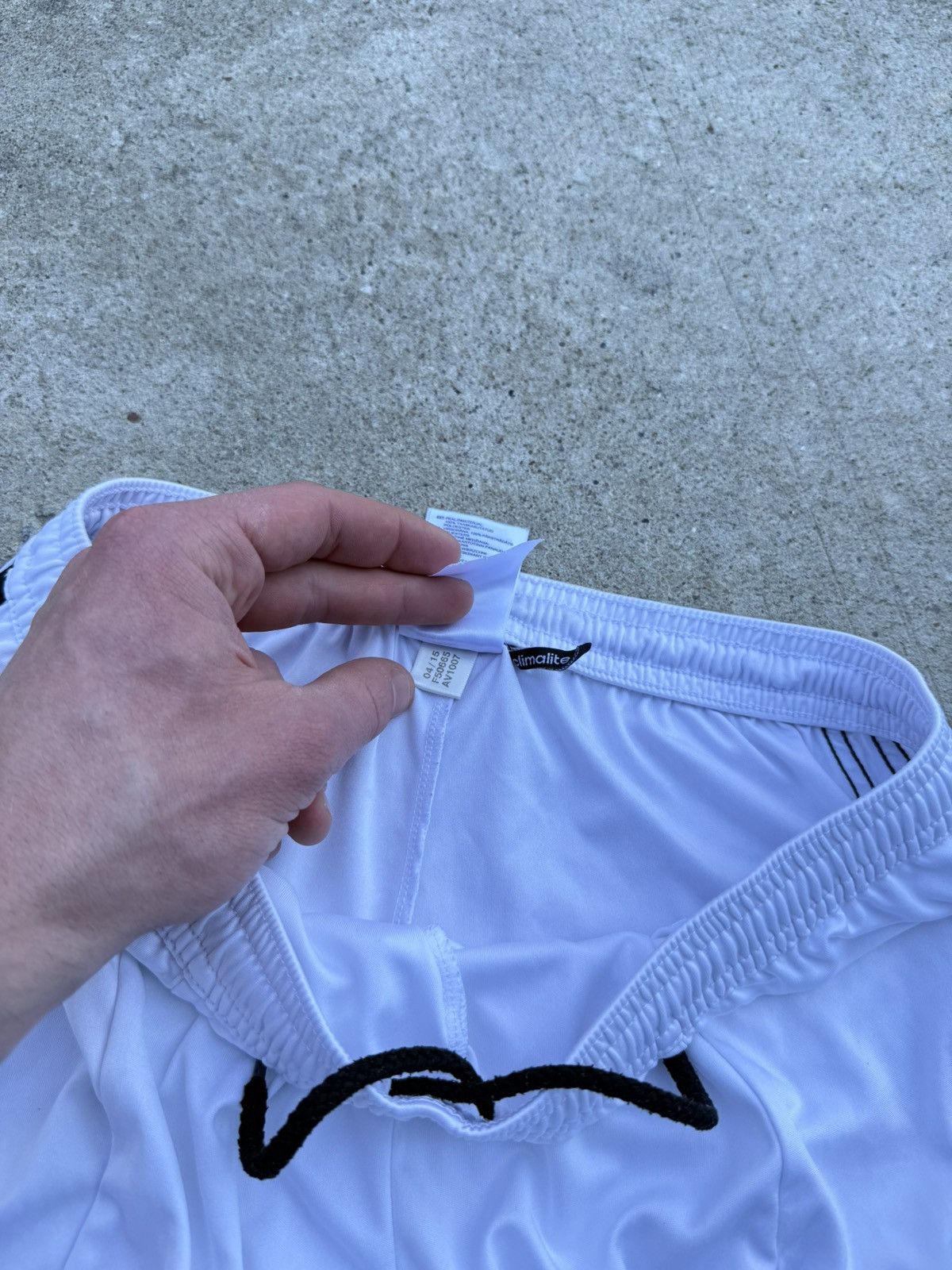 Adidas Vintage Adidas Y2K avantgarde streetwear shorts Size US 30 / EU 46 - 10 Thumbnail