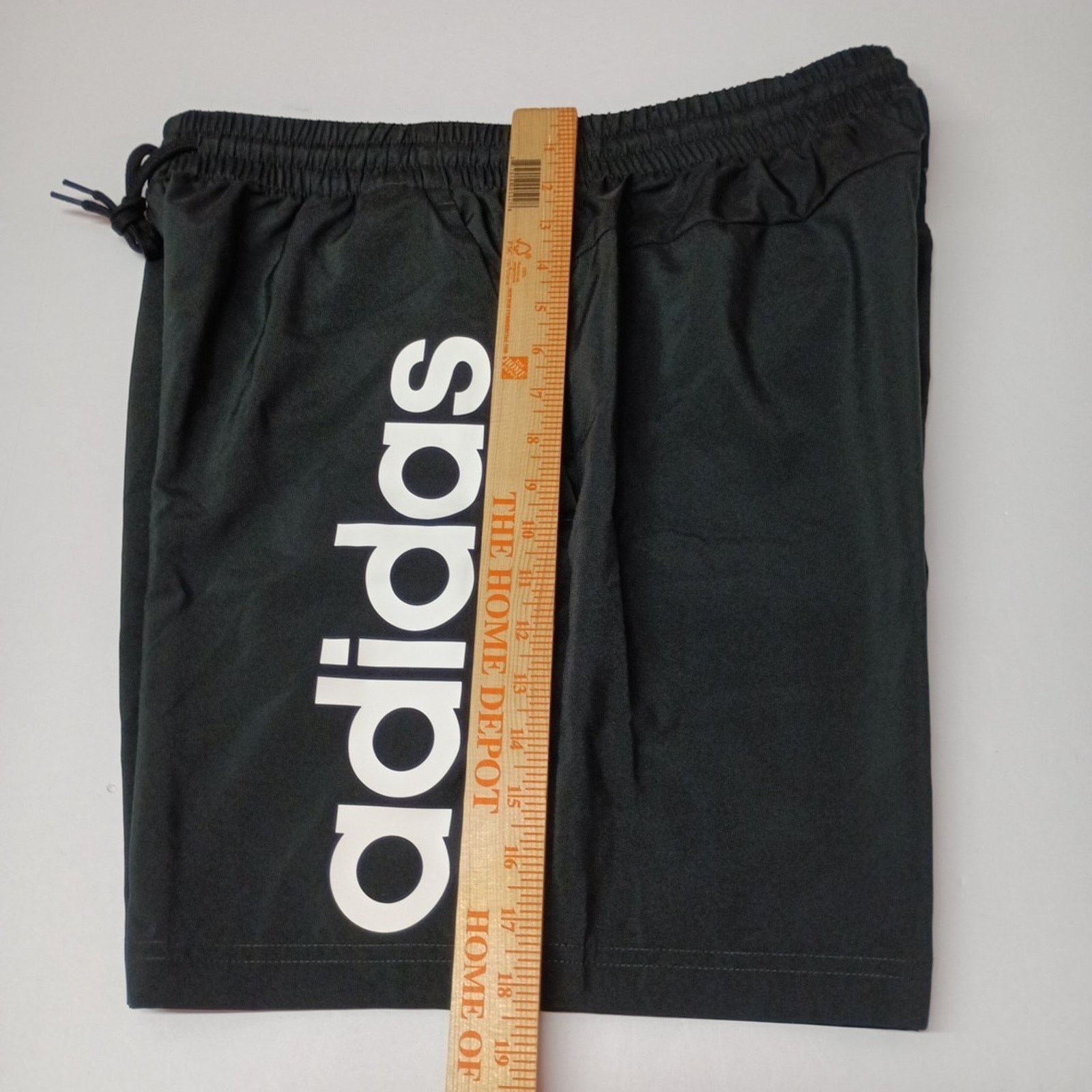 Adidas Adidas Training Chelsea Shorts Men's Size L Black 7" Inseam Size US 33 - 8 Thumbnail