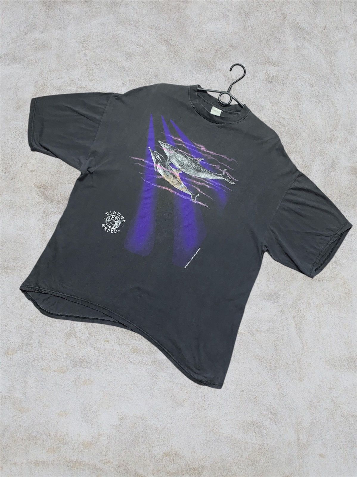 Vintage Dolphins planet earth vintage T-shirt tee Size XL Size US XL / EU 56 / 4 - 1 Thumbnail