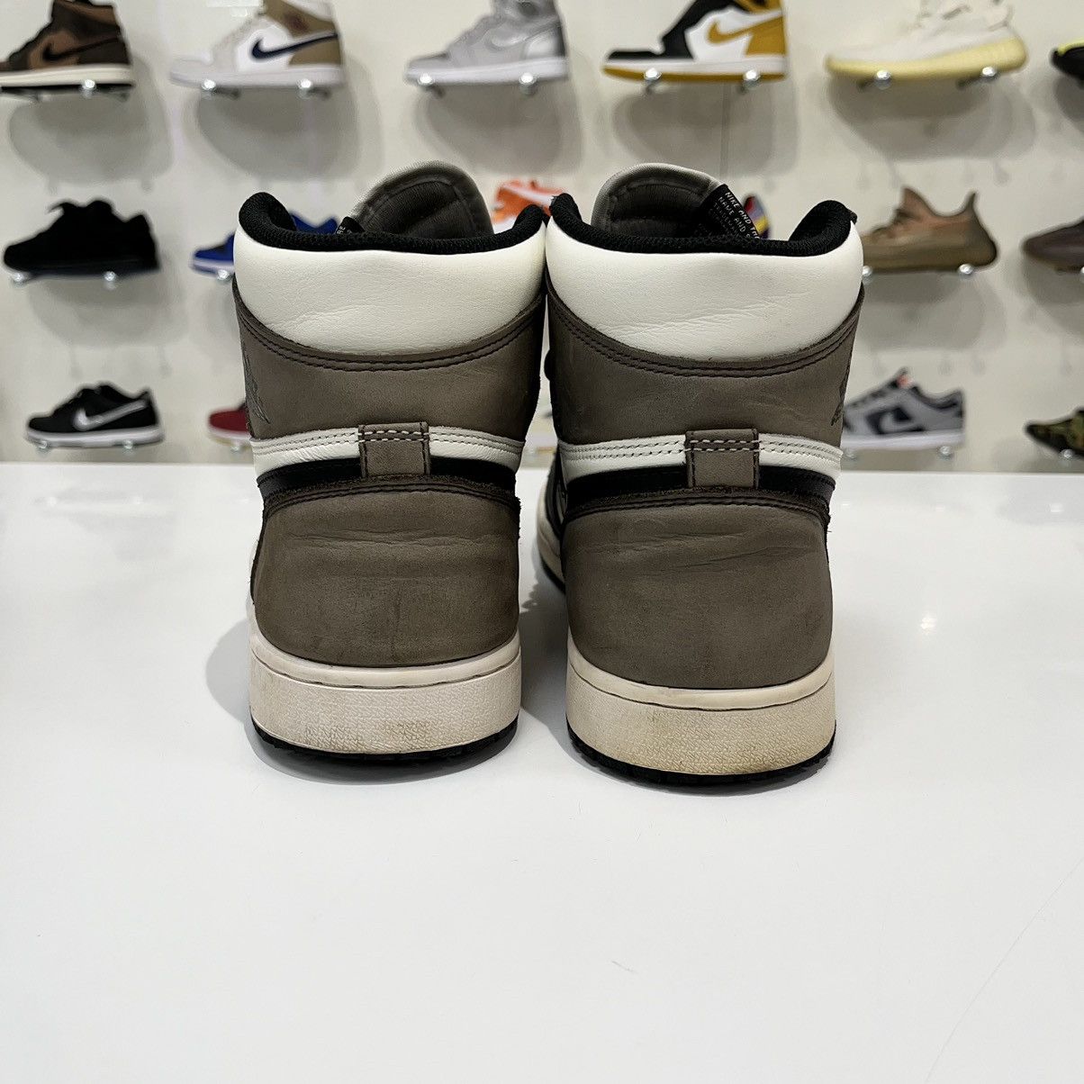 Nike Air Jordan 1 Retro High Dark Mocha Size US 10 / EU 43 - 5 Thumbnail