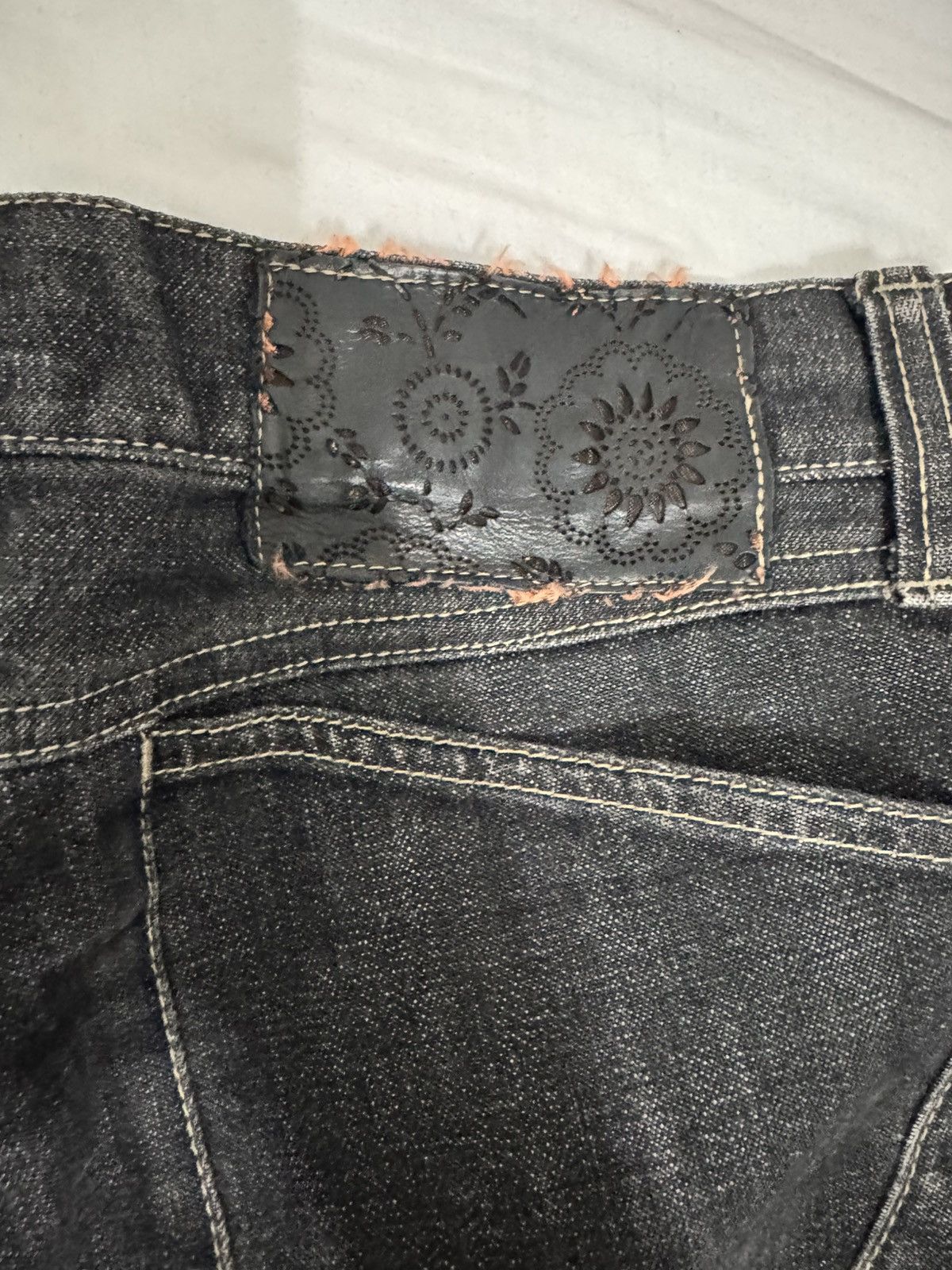 Yoshiyuki Konishi Japanese brand Yoshiyuki Konishi Denim Pants Size US 26 / EU 42 - 4 Thumbnail