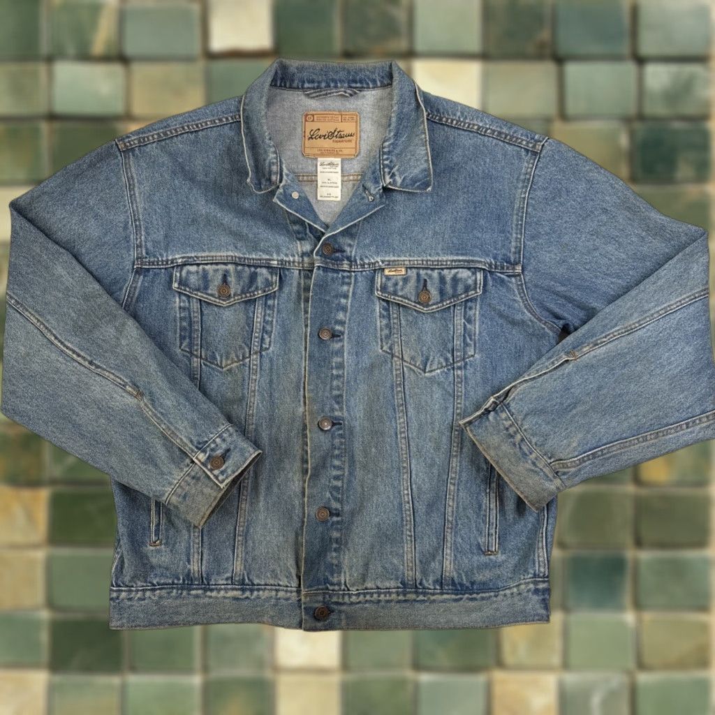 Levi's VINTAGE Levi's Trucker Jacket Mens XL Blue Denim Euc Lined Plaid Accents Size US 36 / EU 52 - 1 Thumbnail