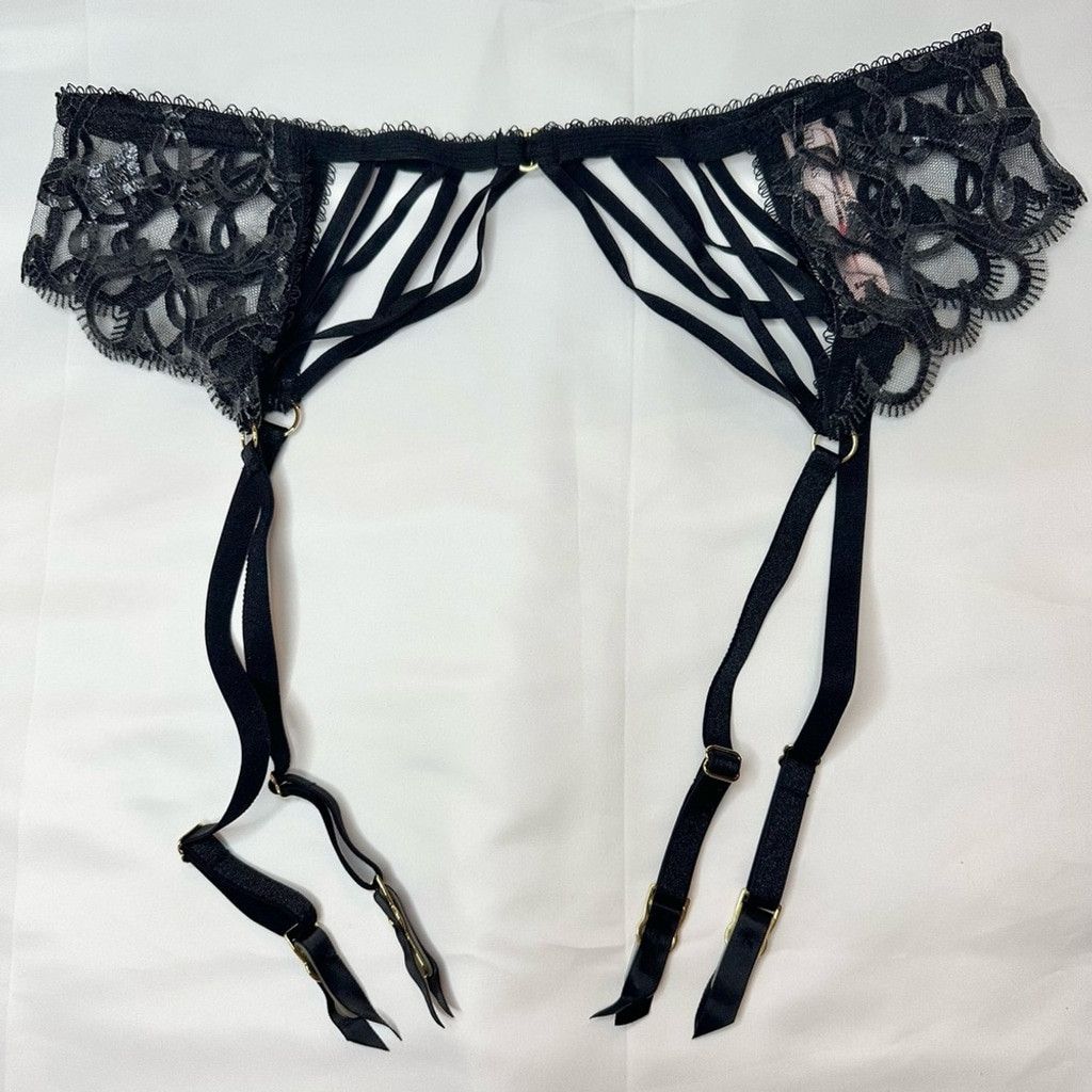 Victoria's Secret Black Lace Strappy Garter Belt Heart Embroidery NWT M/L Size ONE SIZE - 2 Thumbnail