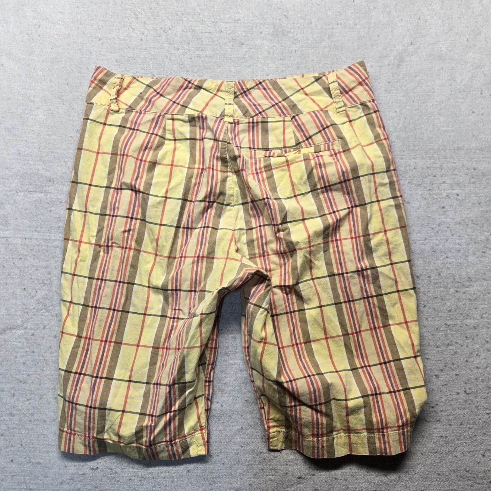 Gloria Vanderbilt GLORIA VANDERBILT Yellow Red Plaid Khaki Capri Pants Women’s Size 8 Size 30" / US 8 / IT 44 - 8 Thumbnail
