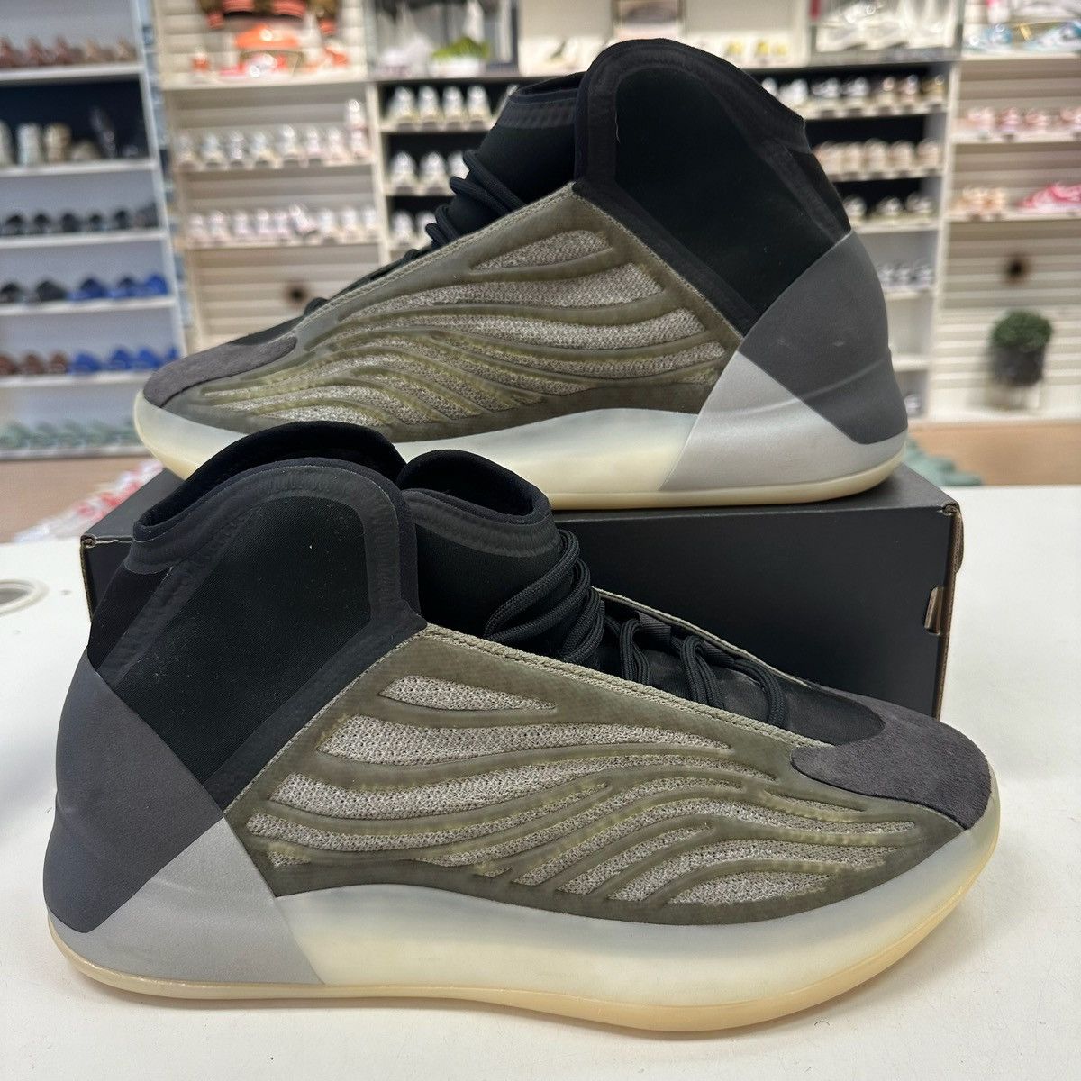 Size 13 - adidas Yeezy Quantum Barium - H68771