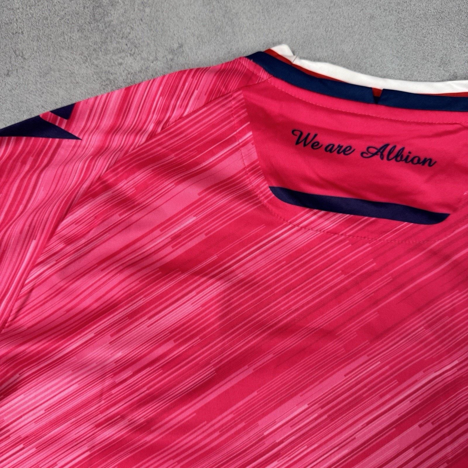 Macron West Bromwich Albion 2025-2026 Pink Soccer Jersey Size XL Size US XL / EU 56 / 4 - 15 Thumbnail