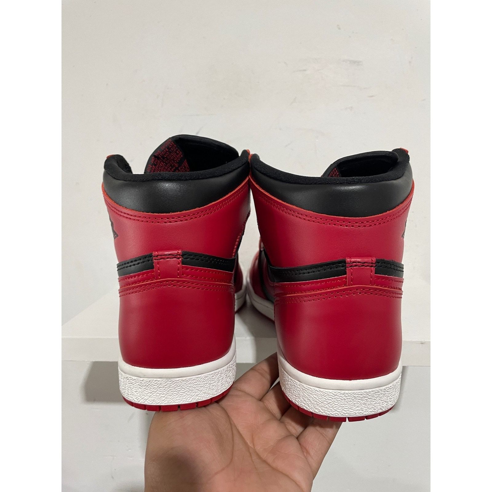 Nike NIKE JORDAN 1 HIGH '85 VARSITY RED SIZE 10 NEW Size US 10 / EU 43 - 3 Thumbnail