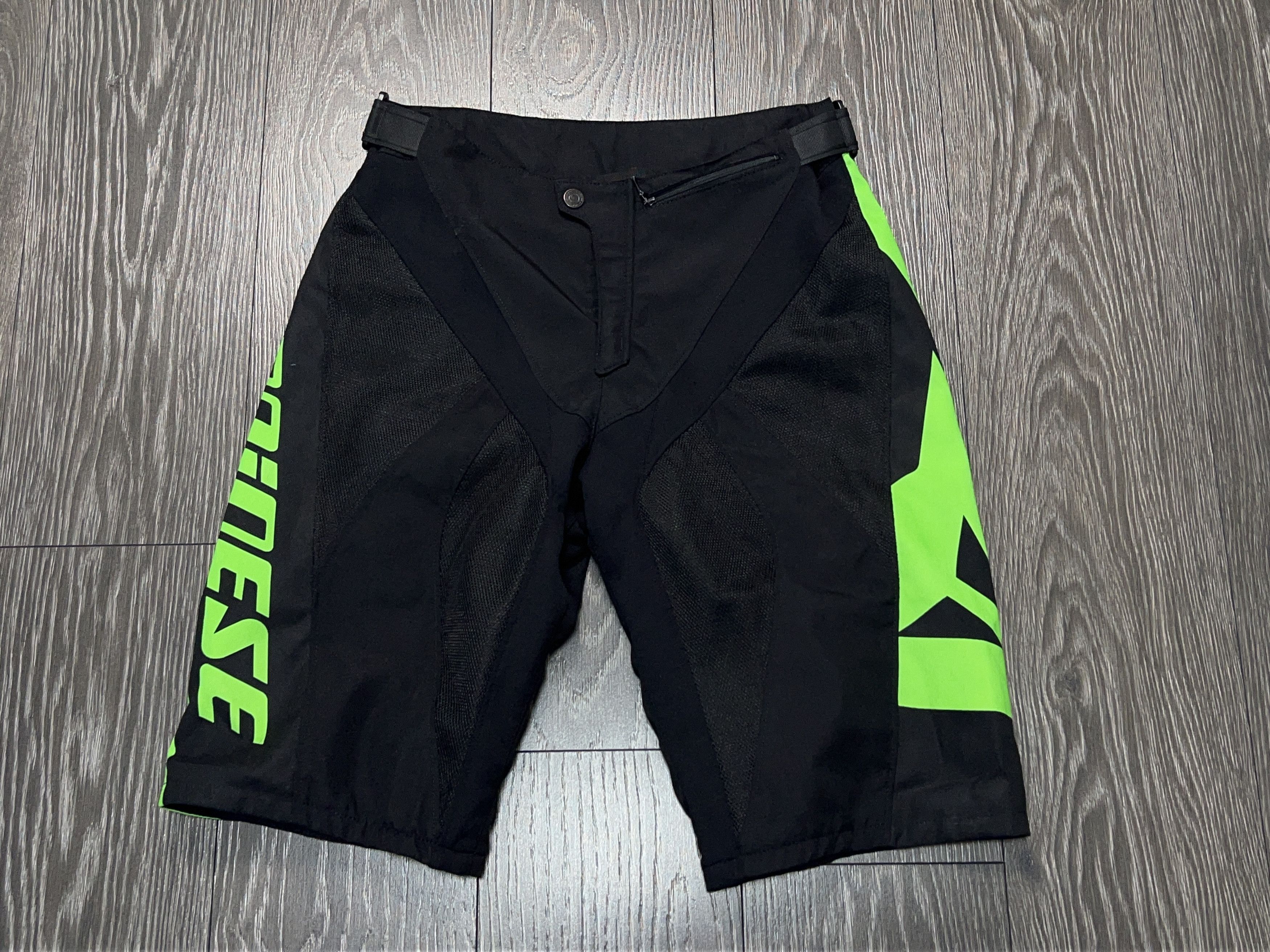 Dainese Mens Hucker MTB Mountain Biking Enduro Cross Country Shorts Size US 32 / EU 48 - 1 Thumbnail