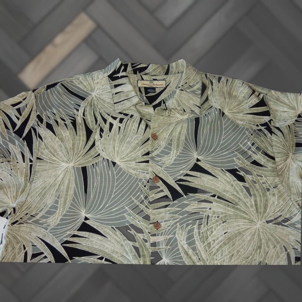 Tommy Bahama Tommy Bahama Mens Short Sleeve Silk Hawaiian Shirt Floral Black Large Size US L / EU 52-54 / 3 - 1 Thumbnail