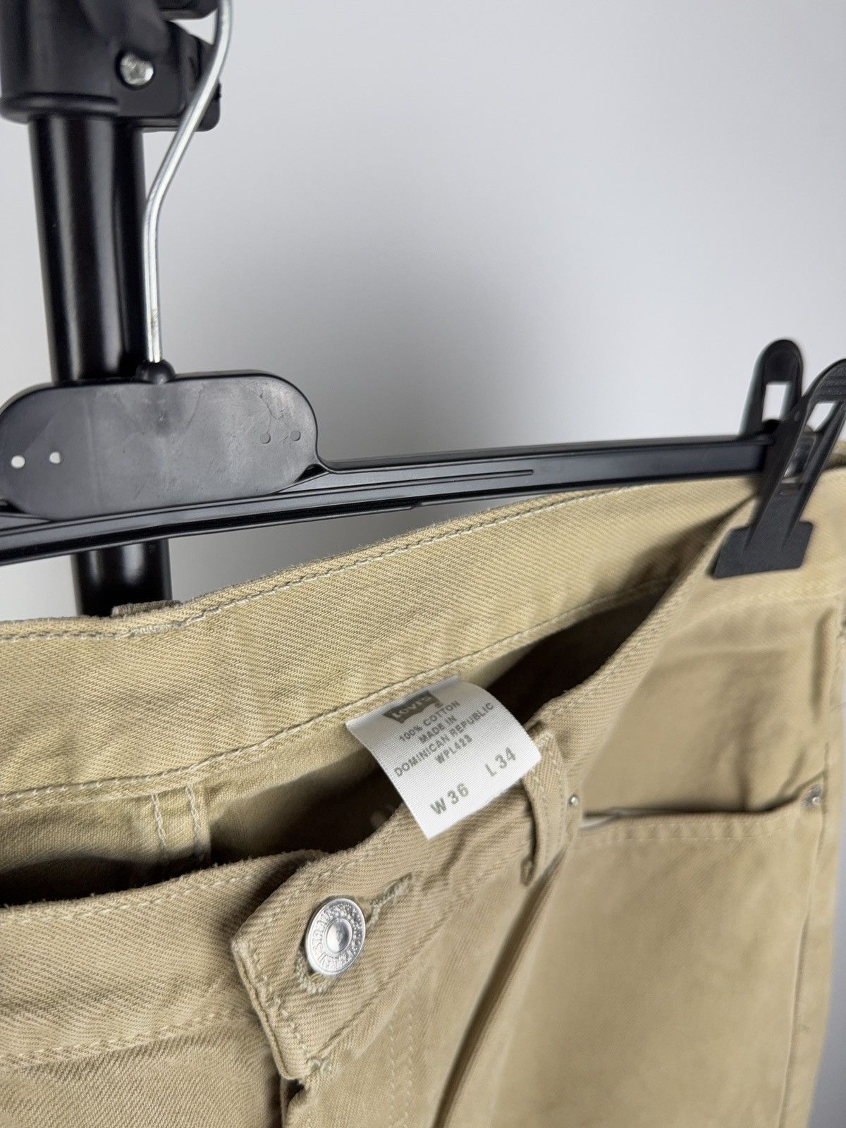Levi's × Levi's Vintage Clothing Vintage 00s Levi’s 501 Beige Straight Fit Denim Jeans Size US 35 - 9 Thumbnail
