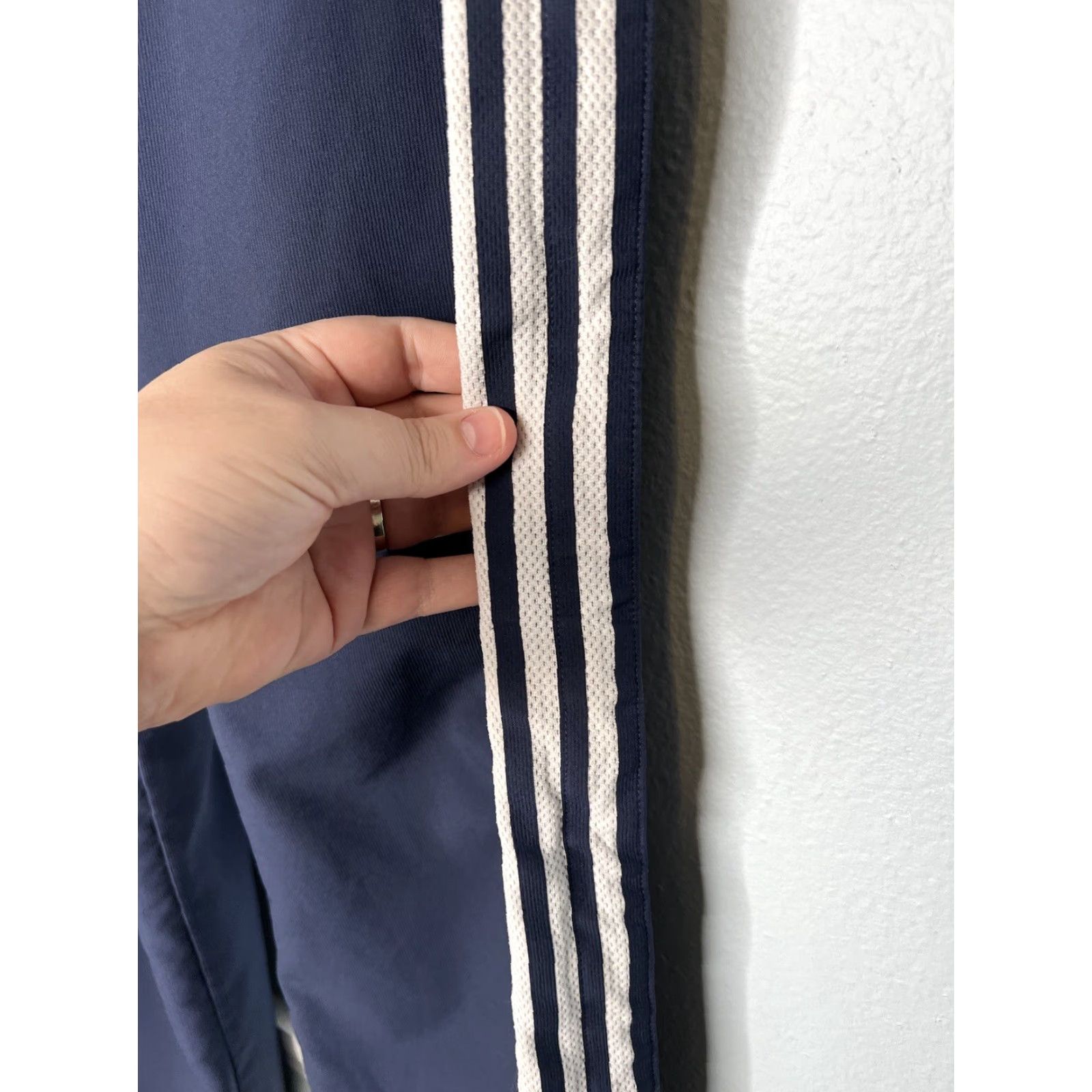 Adidas VINTAGE Adidas Pants Mens Large Blue Full Zip Side Windbreaker Y2K 3 Stripes 90s Athleisure Retro Straight Pockets Zip Pocket Track Pants Size US 33 - 4 Thumbnail