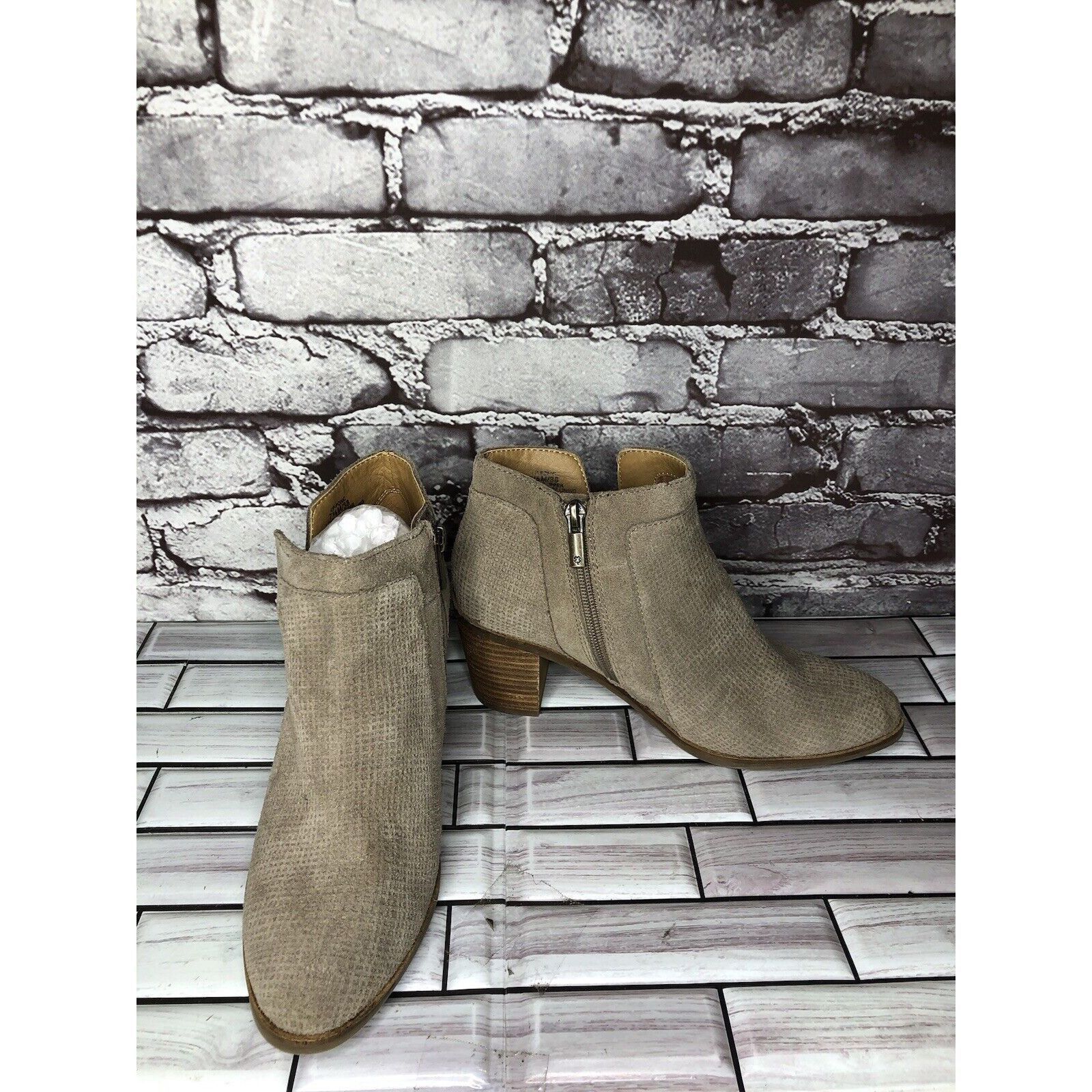 Lucky Brand Lucky Brand Ponic Taupe Tan Suede Cutout Block Heel Booties Size US 7.5 / IT 37.5 - 22 Thumbnail