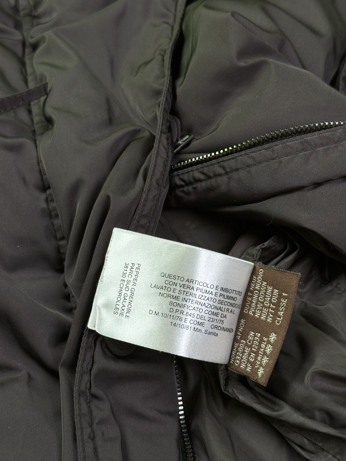 Down puffer jacket Moncler original luxury streetwear item