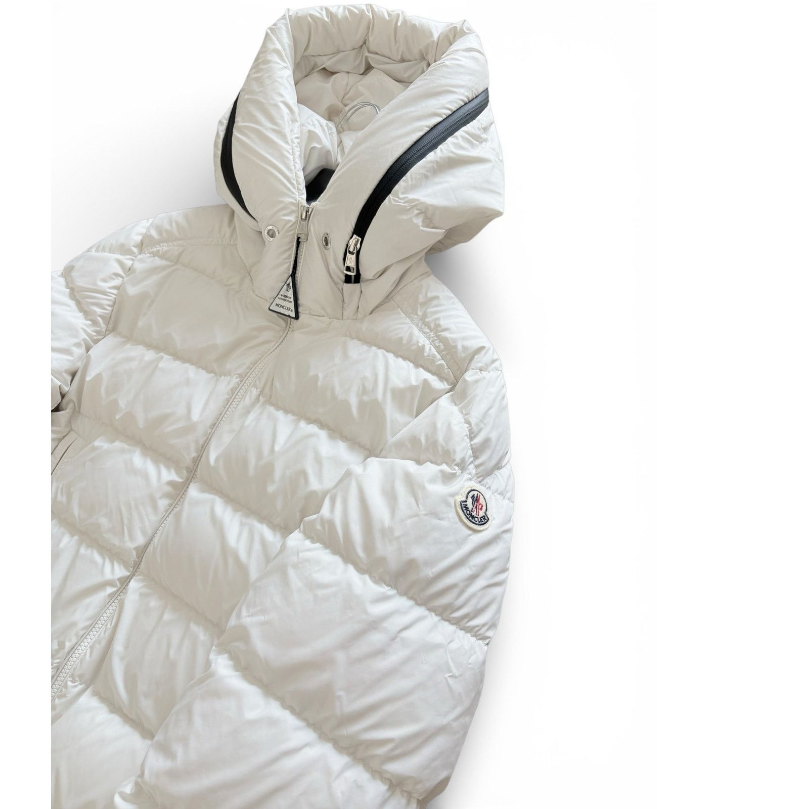 Moncler Moncler Men's Cardere Concealed Logo Jacket White | Size 2 Size US S / EU 44-46 / 1 - 2 Thumbnail