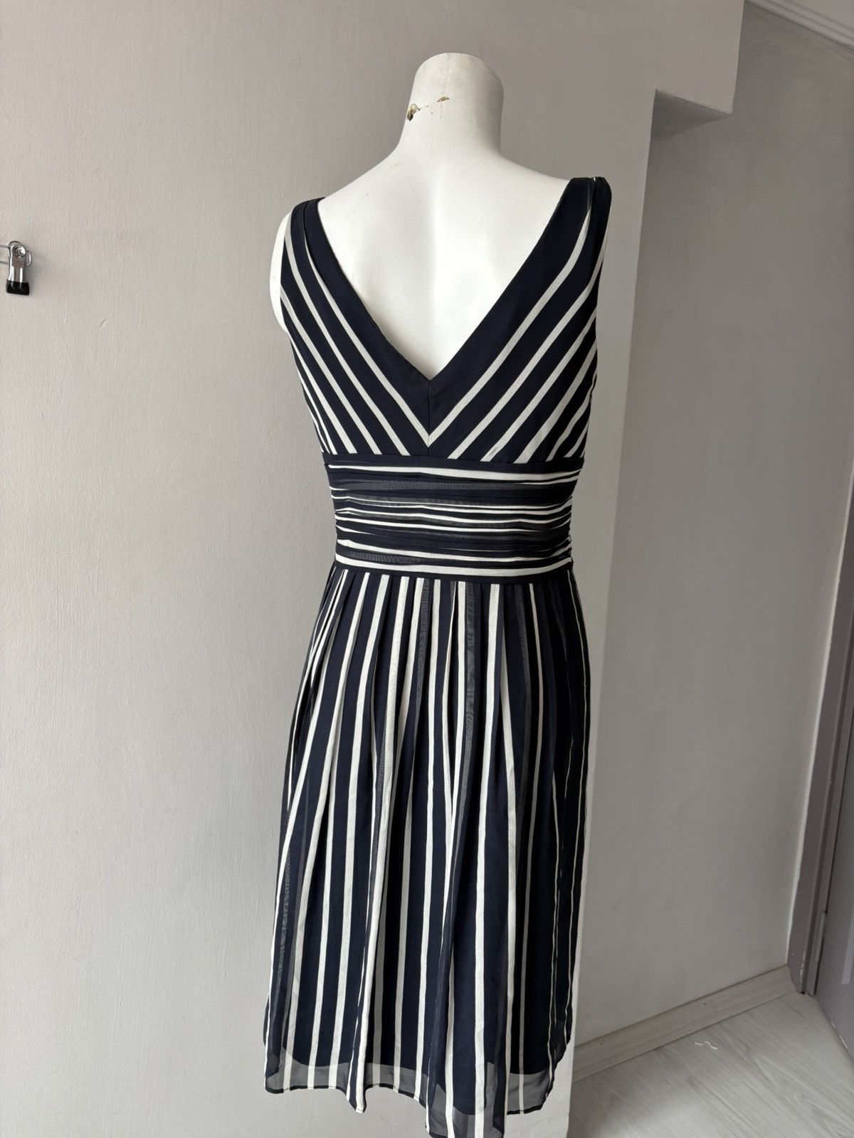 Ann Taylor Ann taylor silk dress Size L / US 10 / IT 46 - 14 Thumbnail