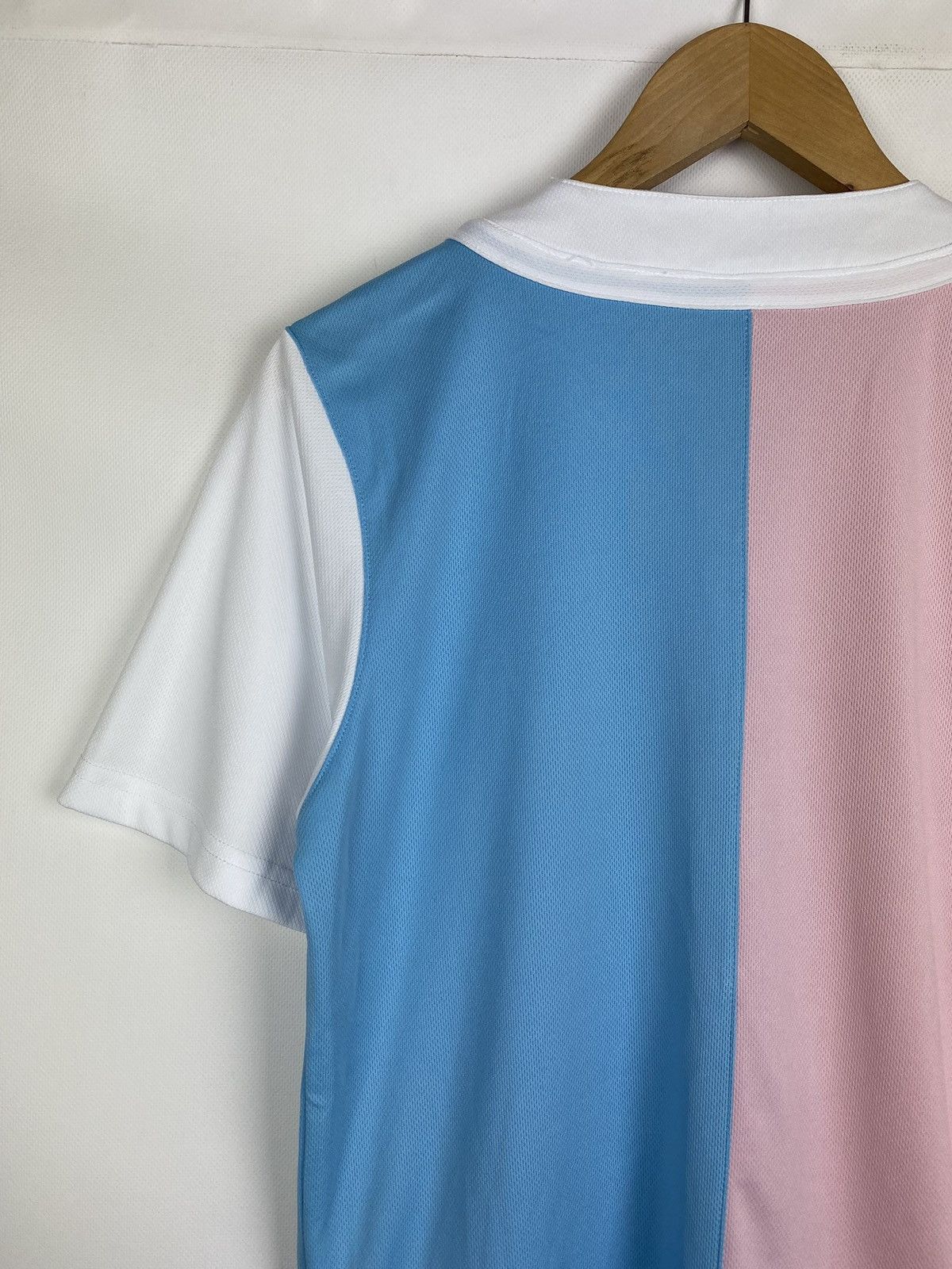 Karl Kani Karl Kani ladies short sleeve big logo jersey shirt size S Size S / US 4 / IT 40 - 16 Thumbnail