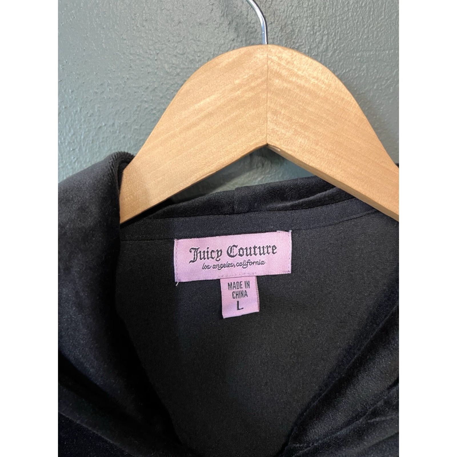 Juicy Couture VINTAGE Juicy Couture Womens Black Velour Long Sleeve Full Zip Hooded Sweatshirt L Womens Velour Full Zip Hooded Sweatshirt Size L / US 10 / IT 46 - 3 Thumbnail