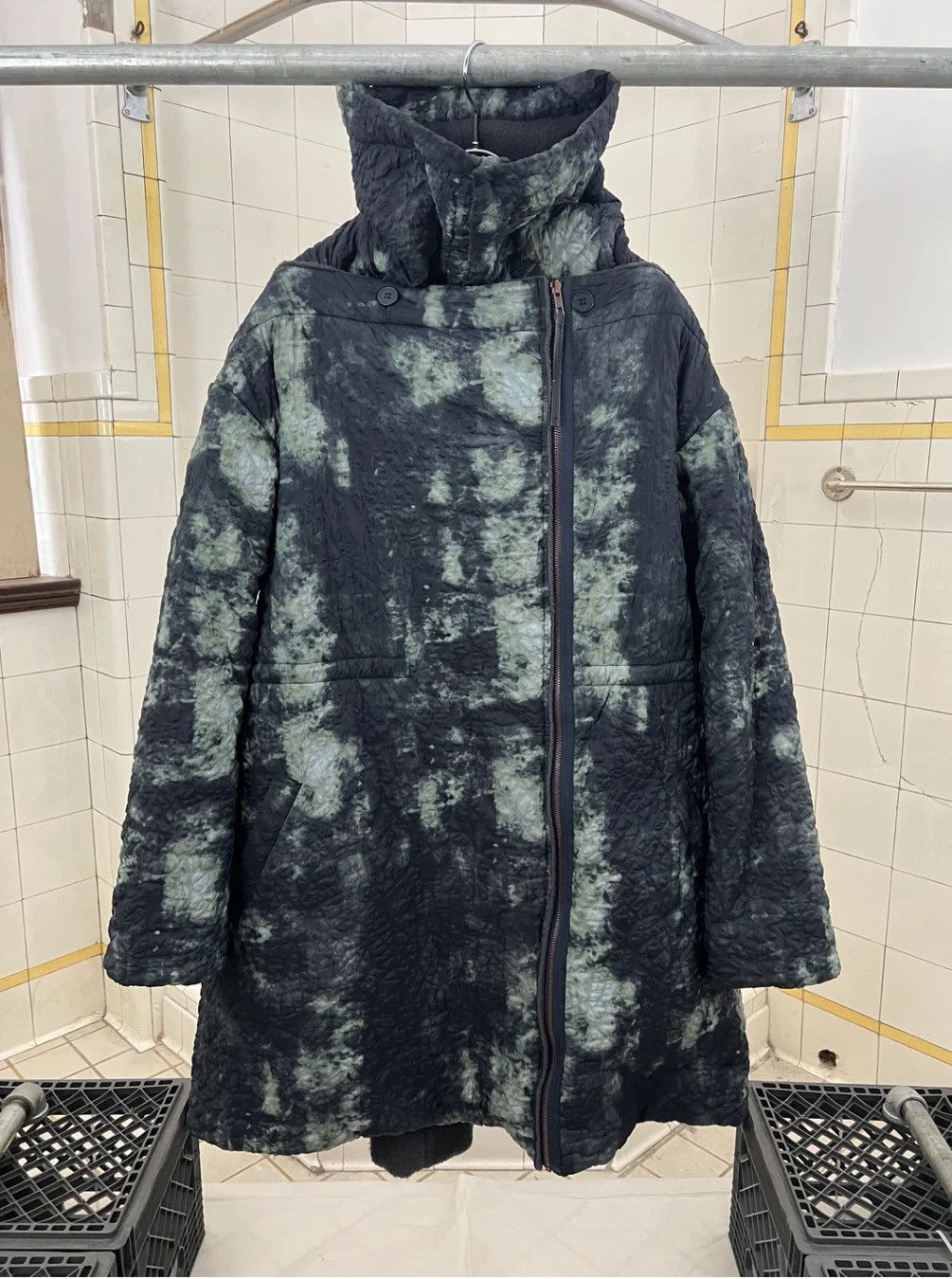 Issey Miyake × Vintage Archive Issey Miyake Crinkle Dyed Puffer with Fleece Lining Size US L / EU 52-54 / 3 - 1 Thumbnail