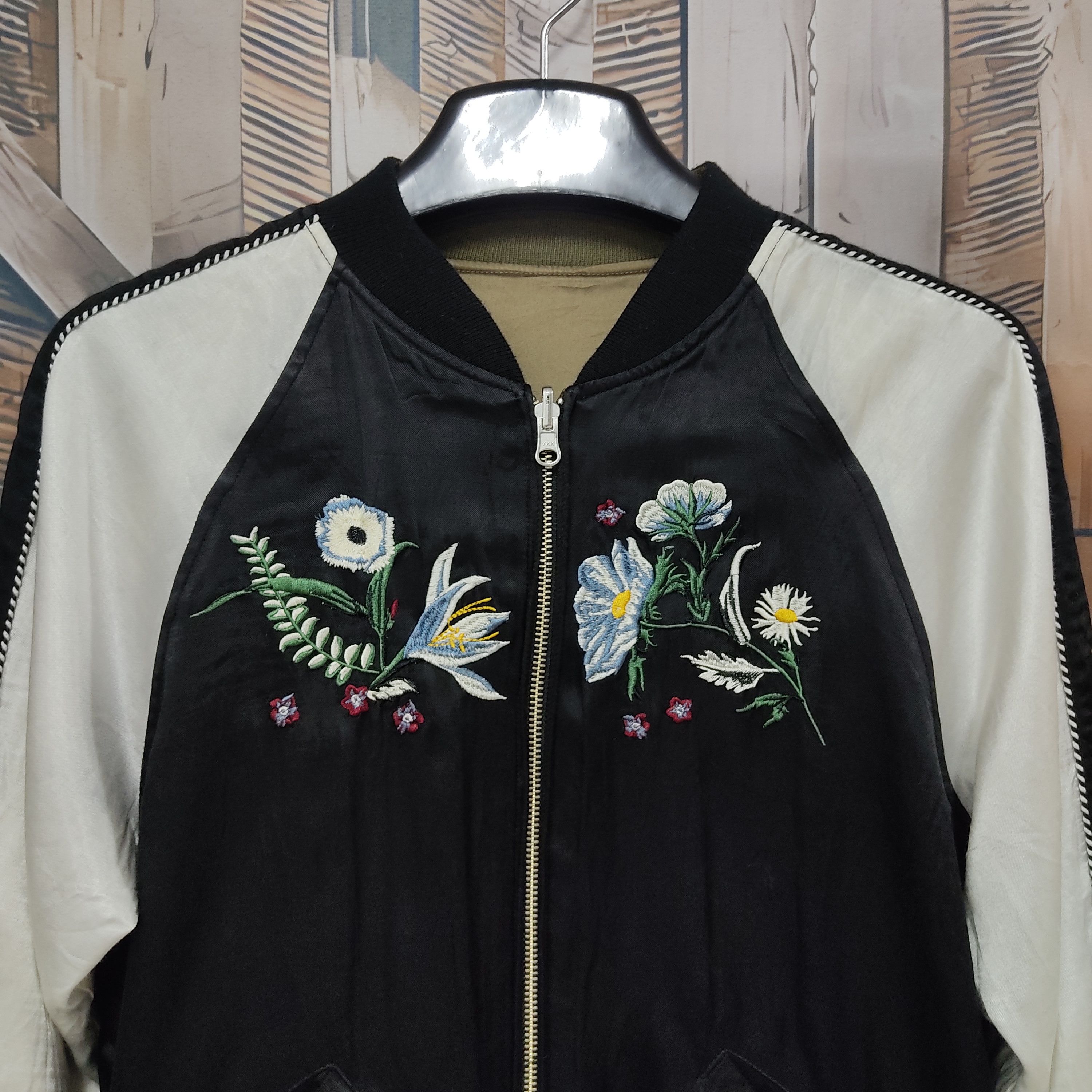 Japanese Brand × MOUSSY MOUSSY Embroidered Flowers Reversible Sukajan Jacket Size L / US 10 / IT 46 - 4 Thumbnail