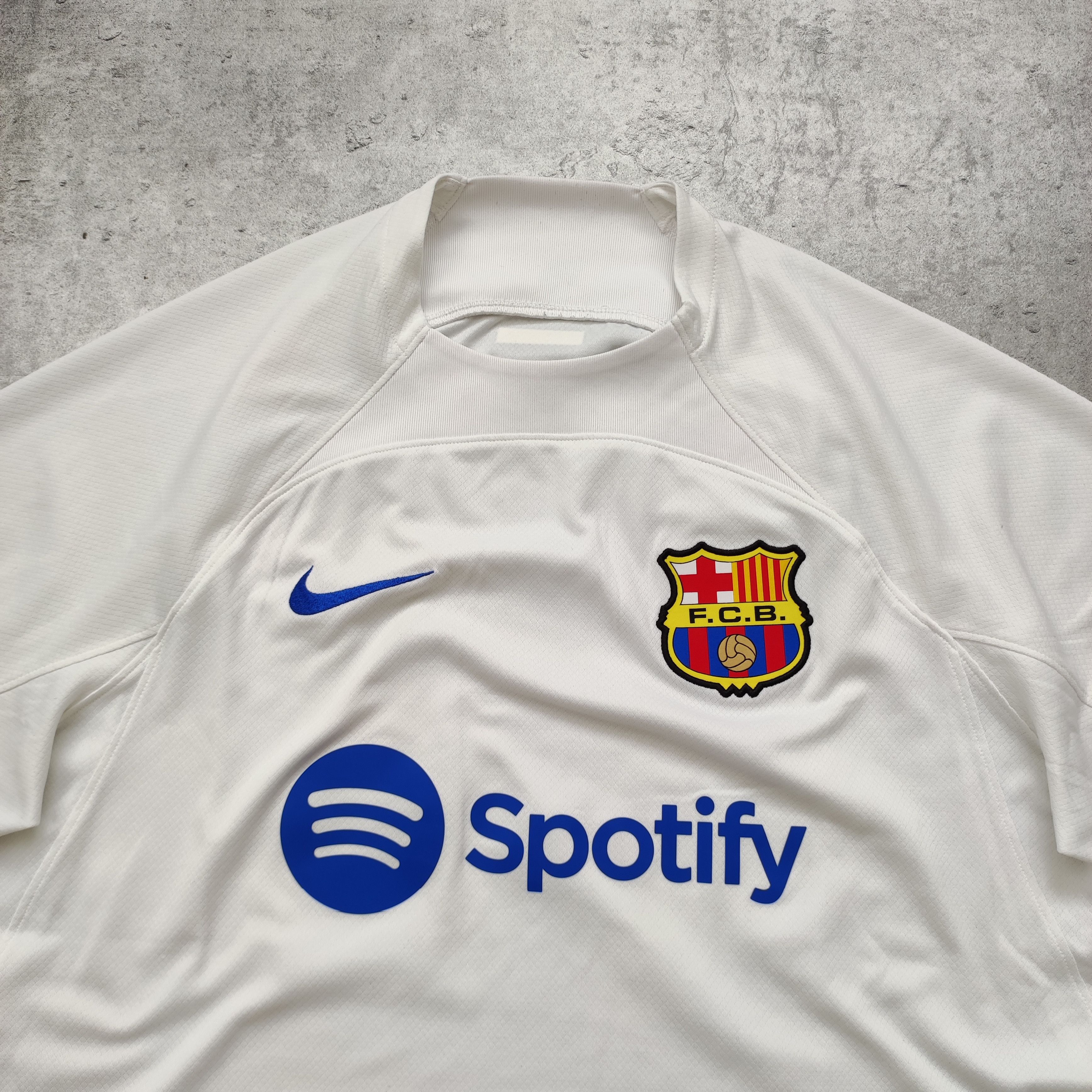 Nike FC Barcelona 2023/24 Away Football Nike Jersey Stadium Size US L / EU 52-54 / 3 - 4 Thumbnail
