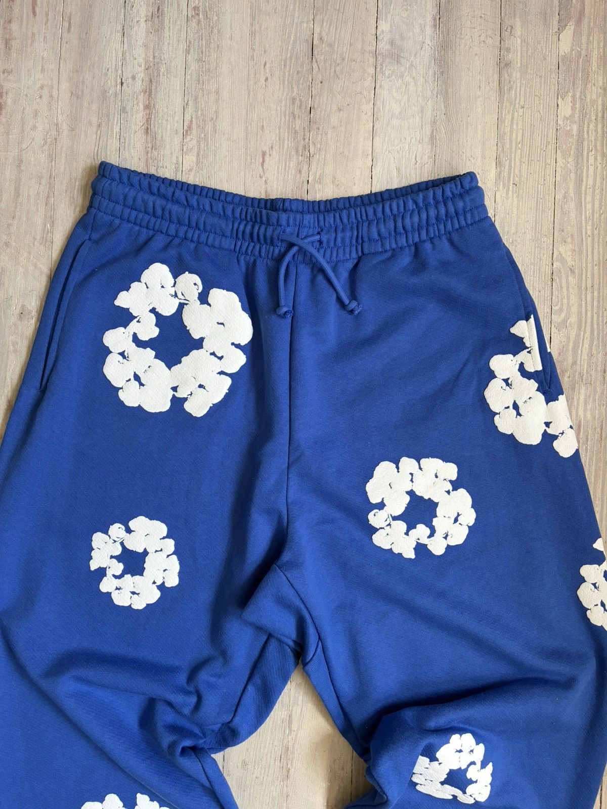 DENIM TEARS Denim Tears Wreath Sweatpants Medium Size US 32 / EU 48 - 2 Thumbnail