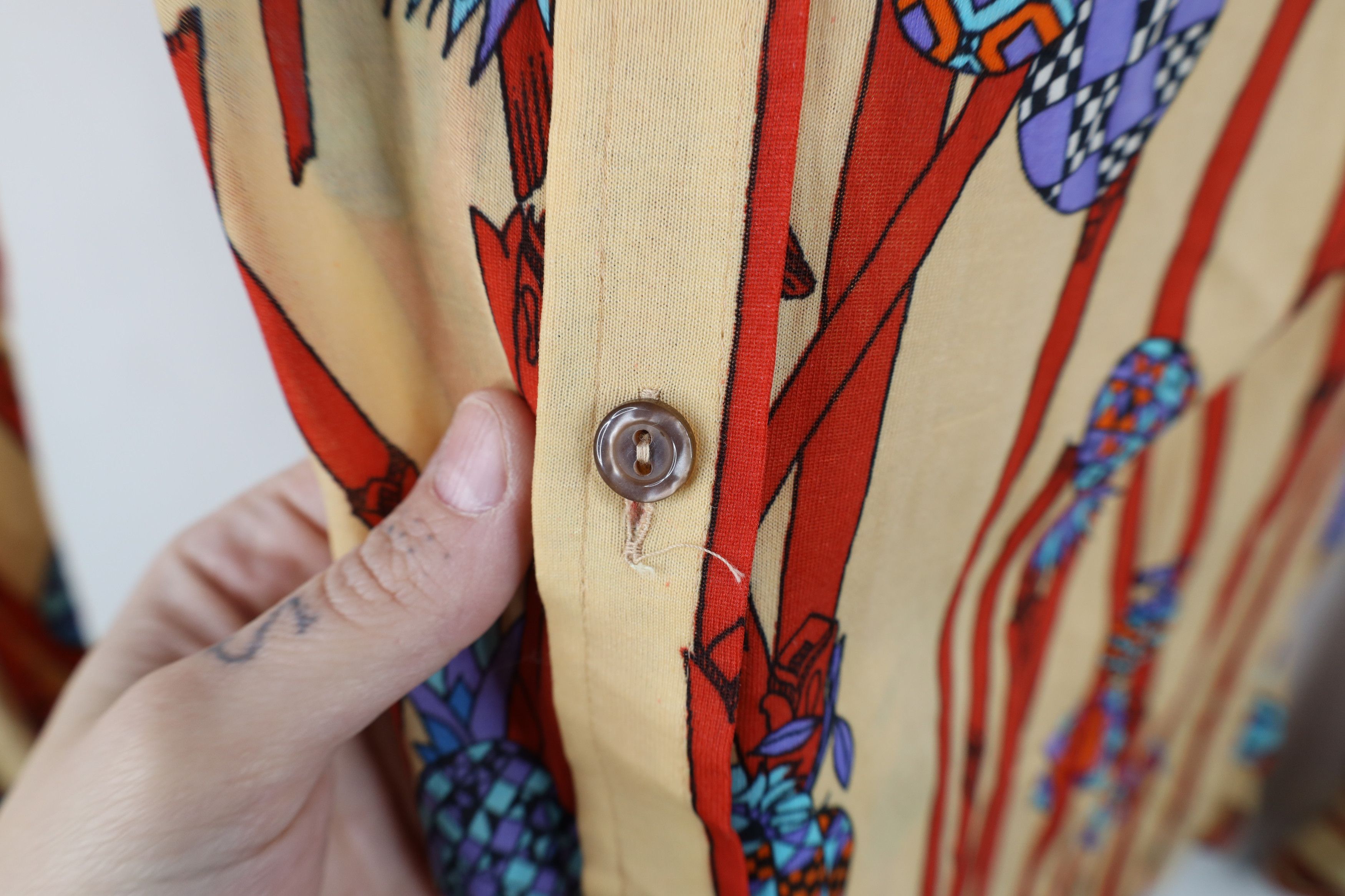 Vintage Vintage 60s Streetwear Knit Pineapple Geometric Button Shirt Size L / US 10 / IT 46 - 7 Thumbnail