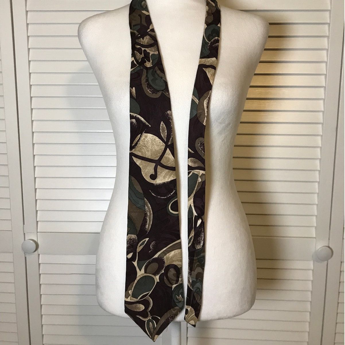 Van Heusen 417 by Van Heusen Vintage Silk Classic Wide Men Necktie Size ONE SIZE - 3 Thumbnail