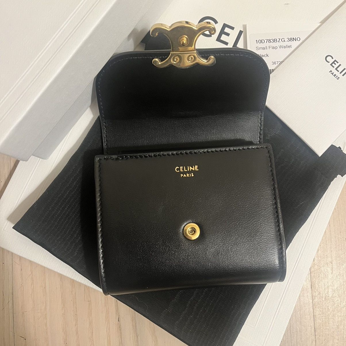 Celine CELINE SMALL FLAP WALLET TRIOMPHE IN BLACK AND GOLD Size ONE SIZE - 9 Thumbnail