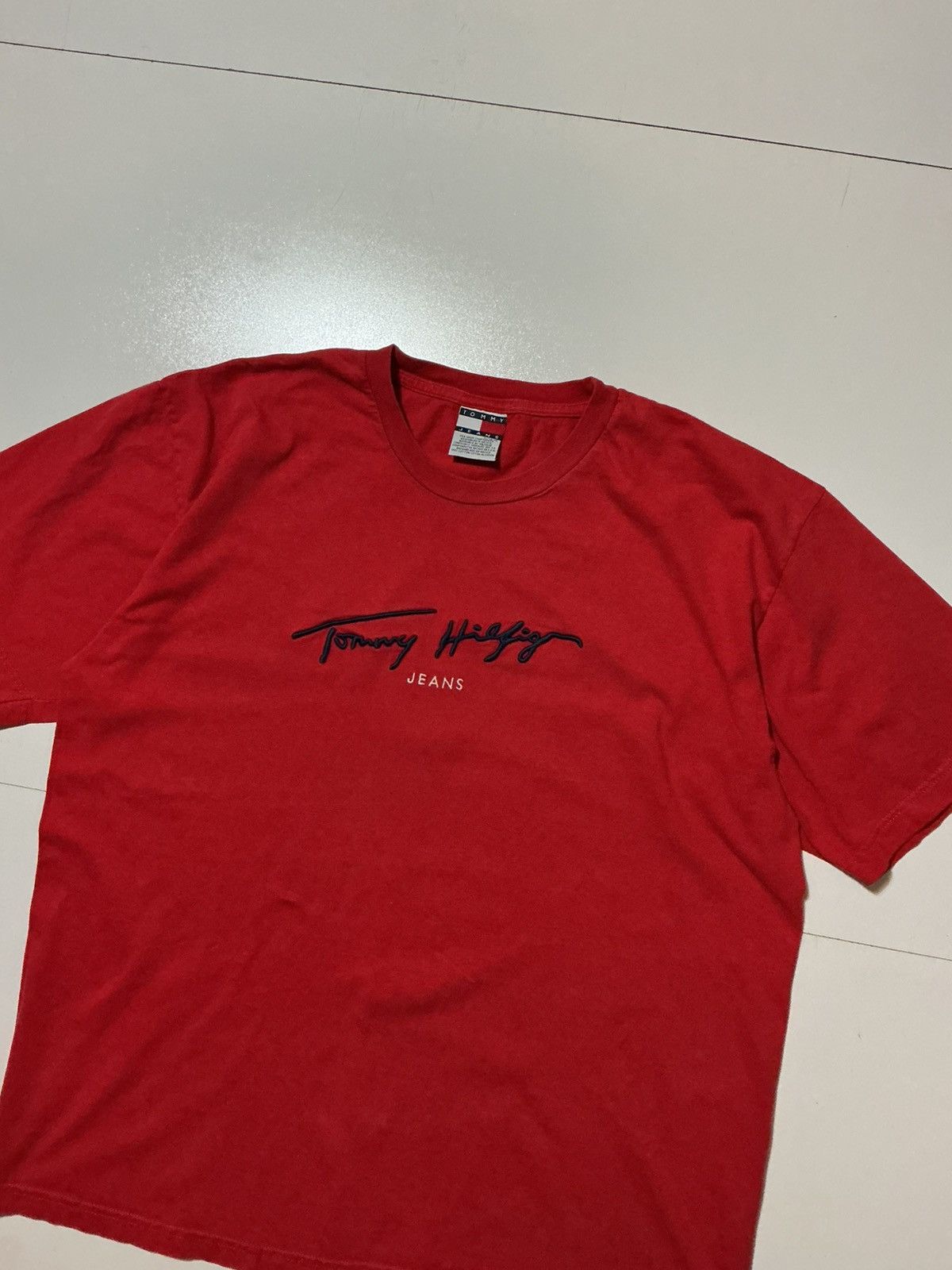 Tommy Hilfiger Vintage 90s Tommy Hilfiger Embroidered Spellout T-Shirt Size US XL / EU 56 / 4 - 4 Thumbnail