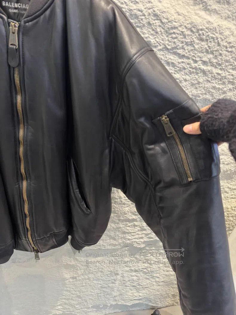 Balenciaga Balenciaga Solid Color Baseball Collar Loose Drop Shoulder Size US S / EU 44-46 / 1 - 4 Thumbnail