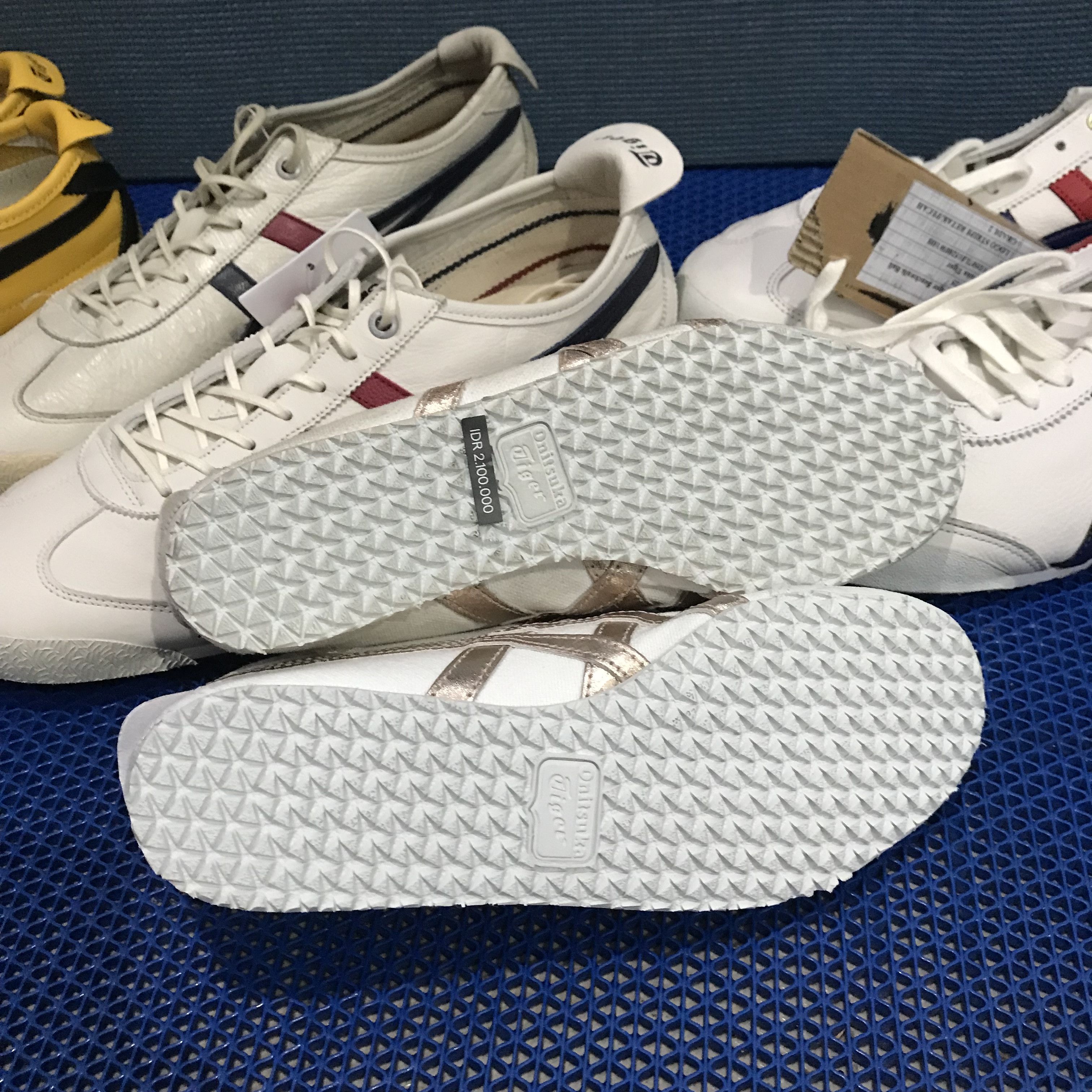 Onitsuka Tiger Onitsuka Tiger mexico 66 Gold Line trainners shoe Size US 5 / EU 37 - 8 Thumbnail