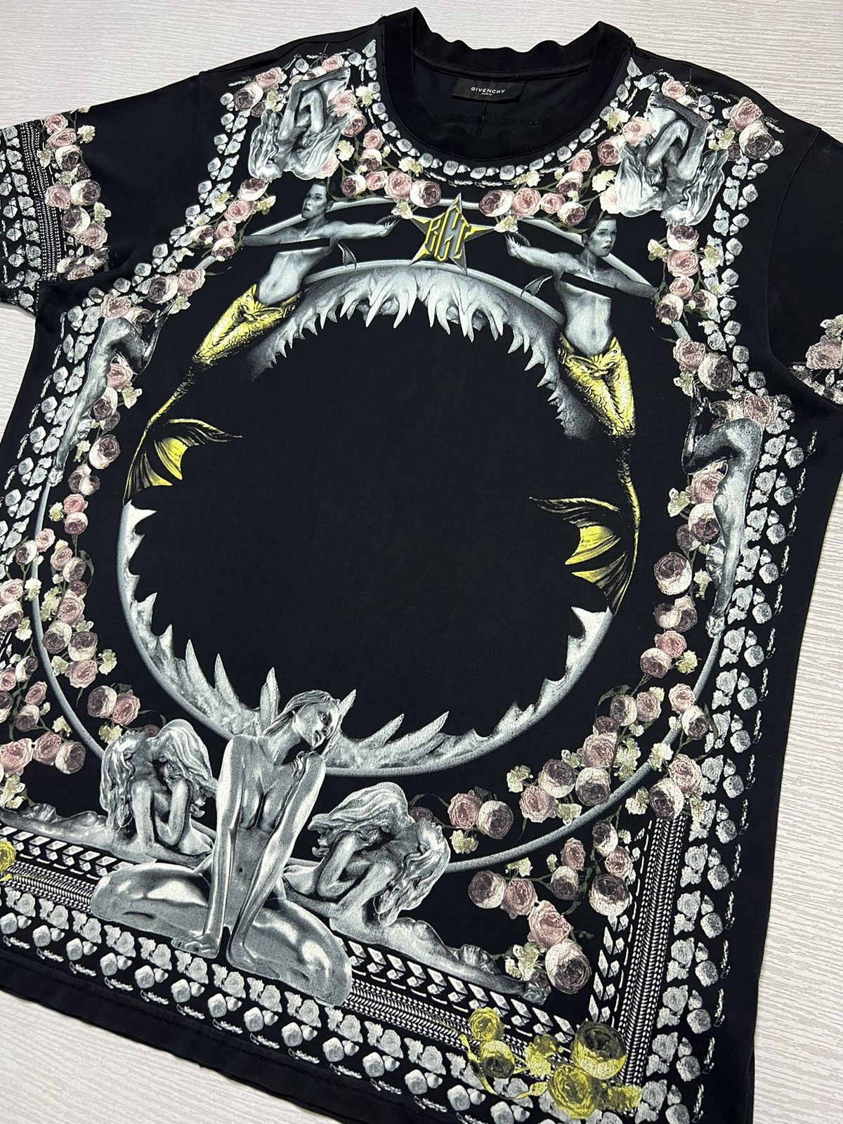 Givenchy Givenchy - S/S 14’ - Shark and Mermaid T-Shirt Size US XXS / EU 40 - 3 Thumbnail