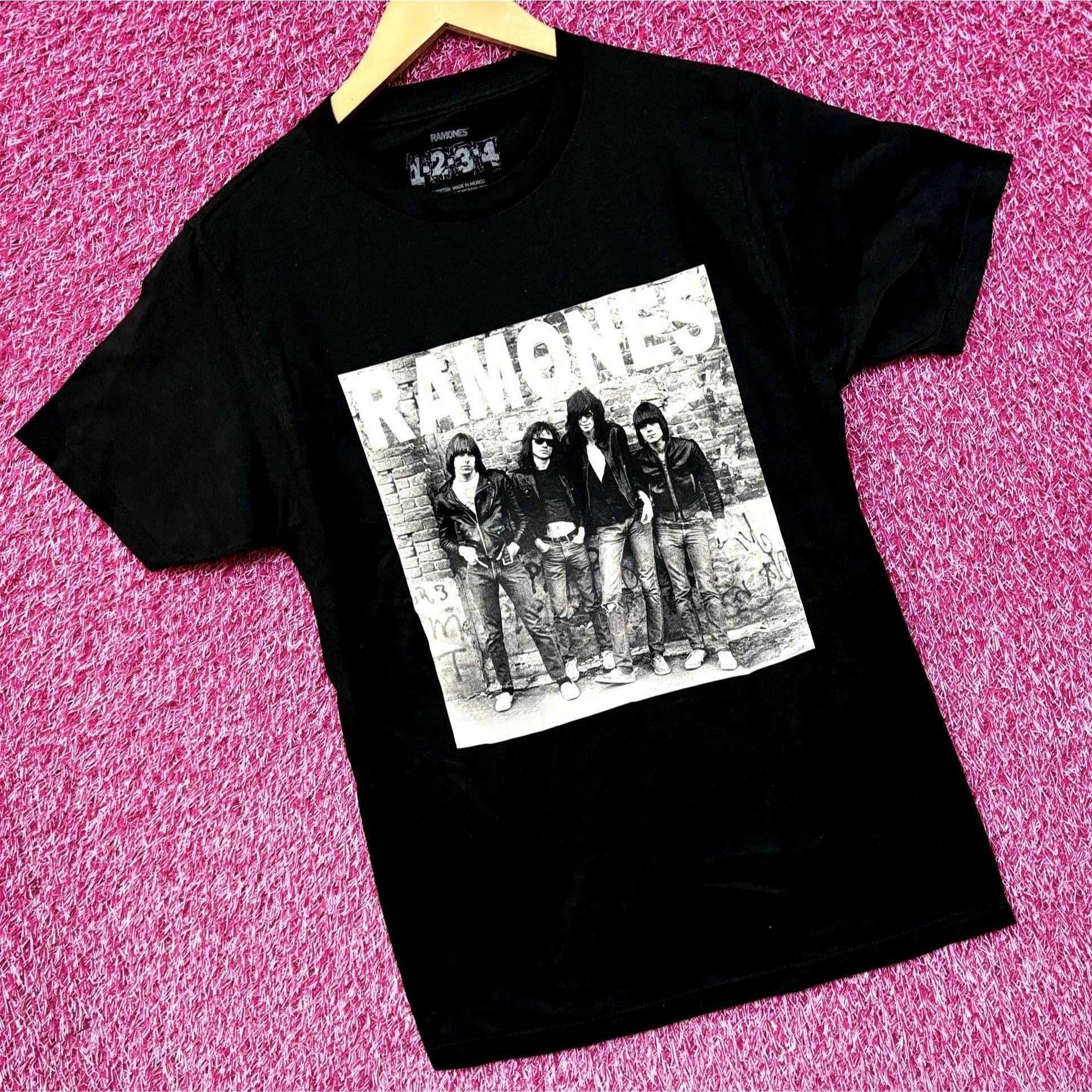 Band Tees The Ramones Self-Titled Album Cover Art Punk Rock Tee S Size US S / EU 44-46 / 1 - 3 Thumbnail