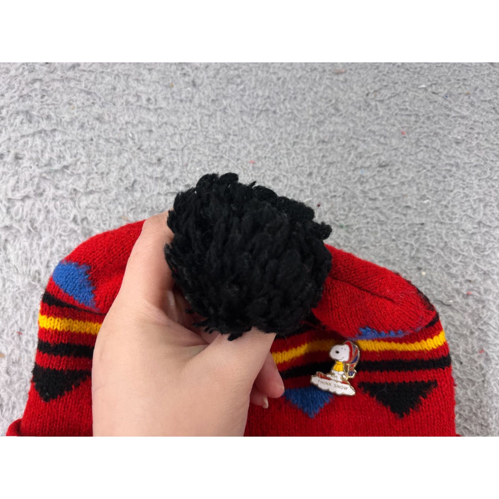 Vintage VTG Think Snow Snoopy Enamel Pin Beanie Toque Red Knit Acrylic Pom Hat Adults OS Snoopy Logo Ski Winter Mens Mens Size ONE SIZE - 3 Thumbnail