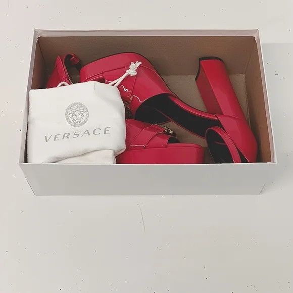Versace Versace Medusa Logo Pink Patent Leather Platform Heels US8 Size US 8 / IT 38 - 13 Thumbnail
