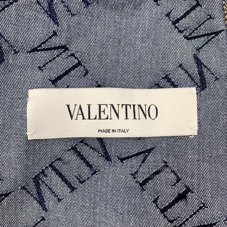 Valentino Valentino A denim jacket with a lapel collar printed with Size S / US 4 / IT 40 - 7 Thumbnail
