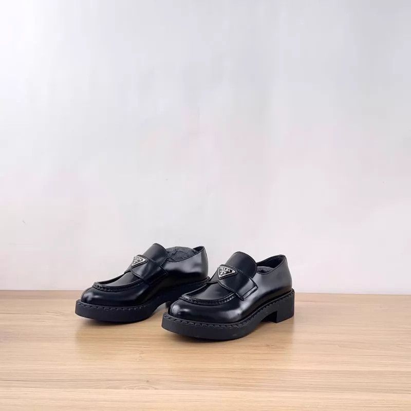 Prada Prada Loafer 37.5 Size US 7 / IT 37 - 1 Thumbnail