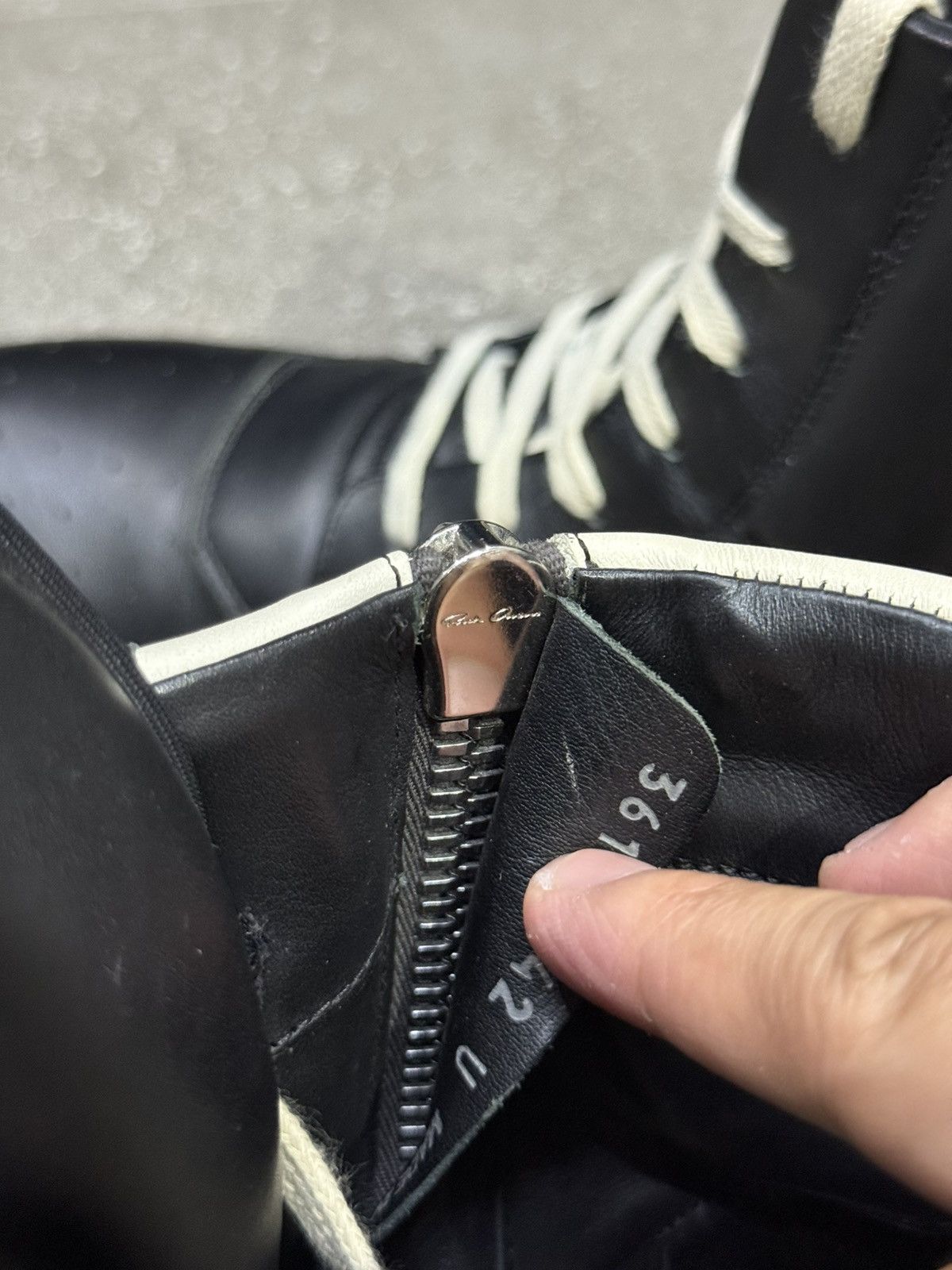 Rick Owens Rick Owens F/W 22’ Strobe Milk/Black Geobasket Size US 9 / EU 42 - 9 Thumbnail