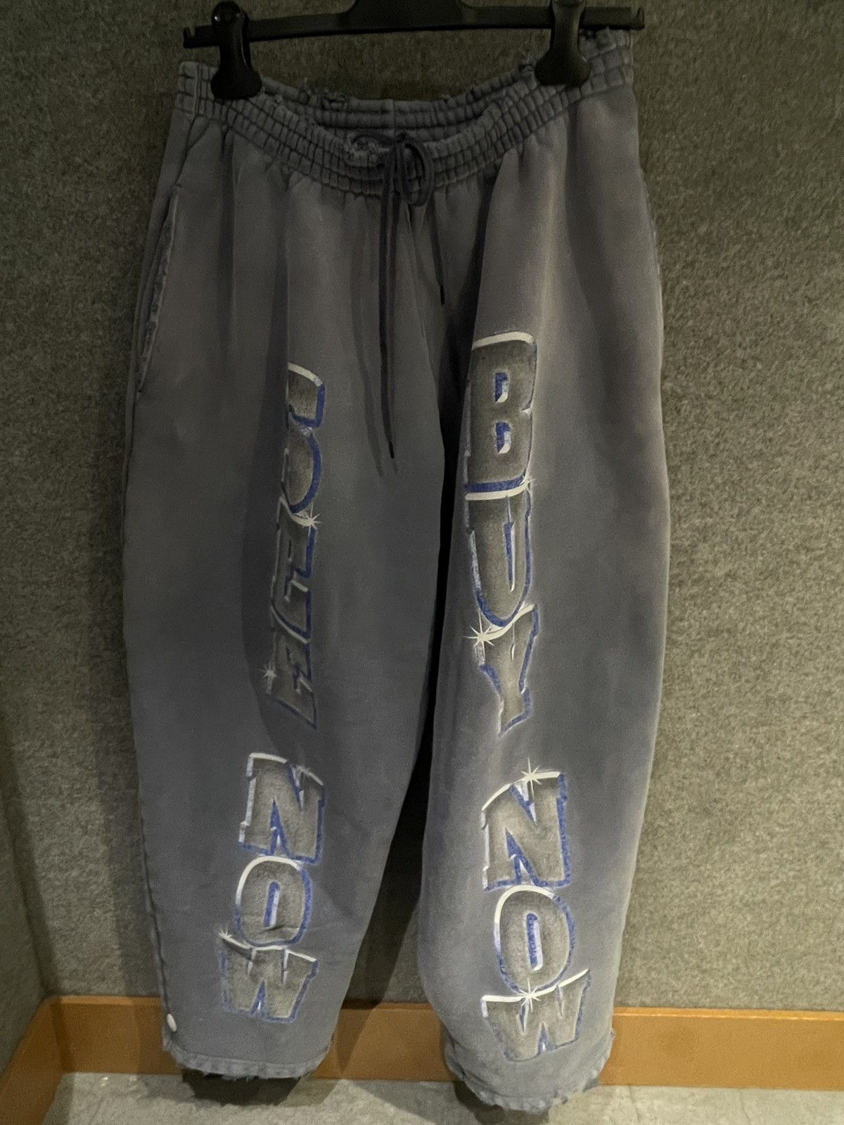 Balenciaga Balenciaga “See Now Buy Now” Baggy Sweatpants Size US 32 / EU 48 - 1 Thumbnail