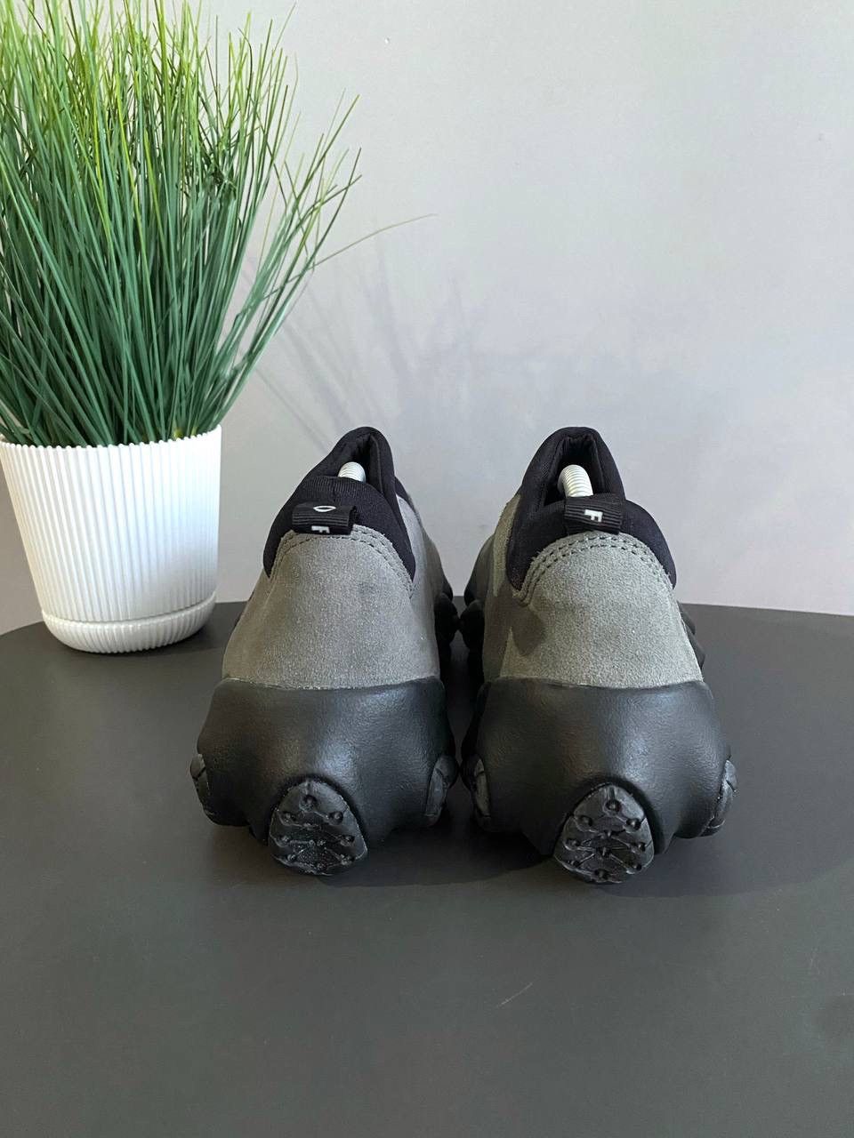 Oakley Vintage Oakley Flesh 00s Grey Suede Slip On Sneaker Size US9 Size US 9 / EU 42 - 5 Thumbnail