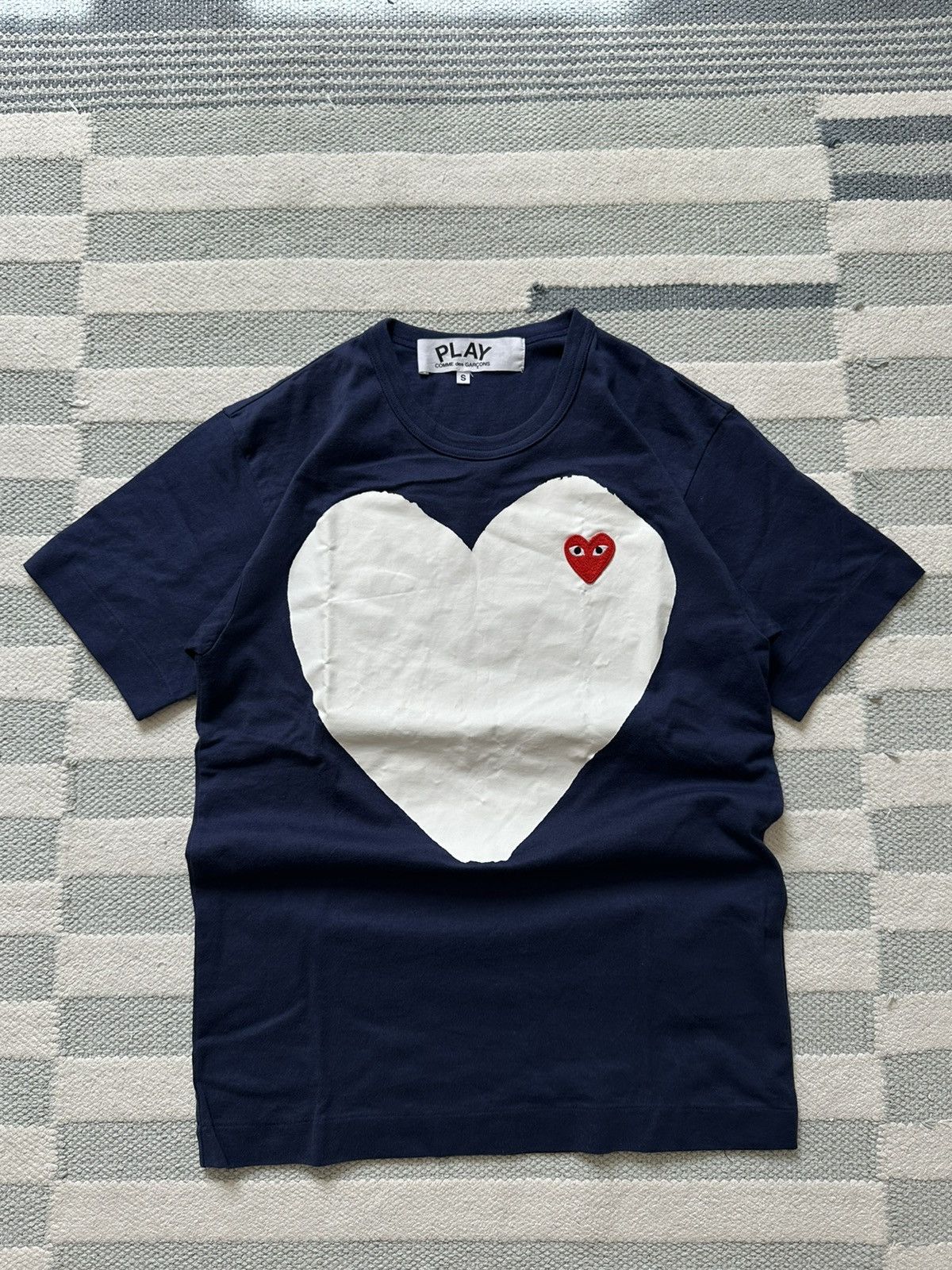 Comme des Garcons × Japanese Brand × Vintage Vintage Play Comme des &Garcons tee MADE IN JAPAN 🇯🇵 Size US S / EU 44-46 / 1 - 1 Thumbnail