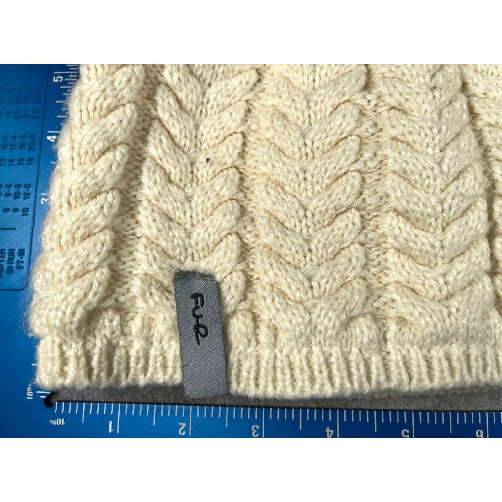Vintage Fur Headwear Beanie Toque Women One Size Ivory Knit Acrylic Polyester Lined Size ONE SIZE - 2 Thumbnail