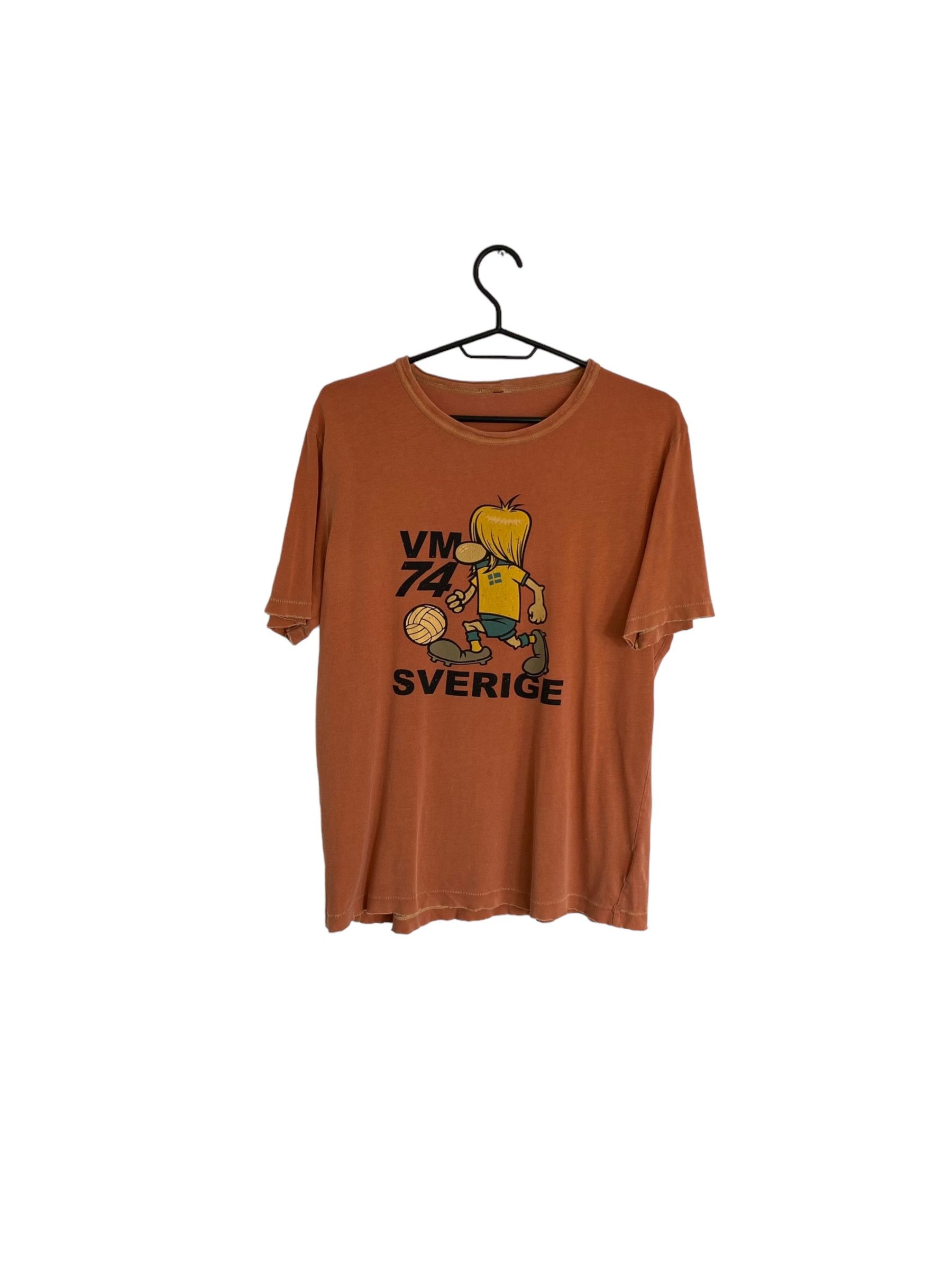 Vintage WM74 Sverige vintage single stitch t-shirt Size US L / EU 52-54 / 3 - 1 Thumbnail