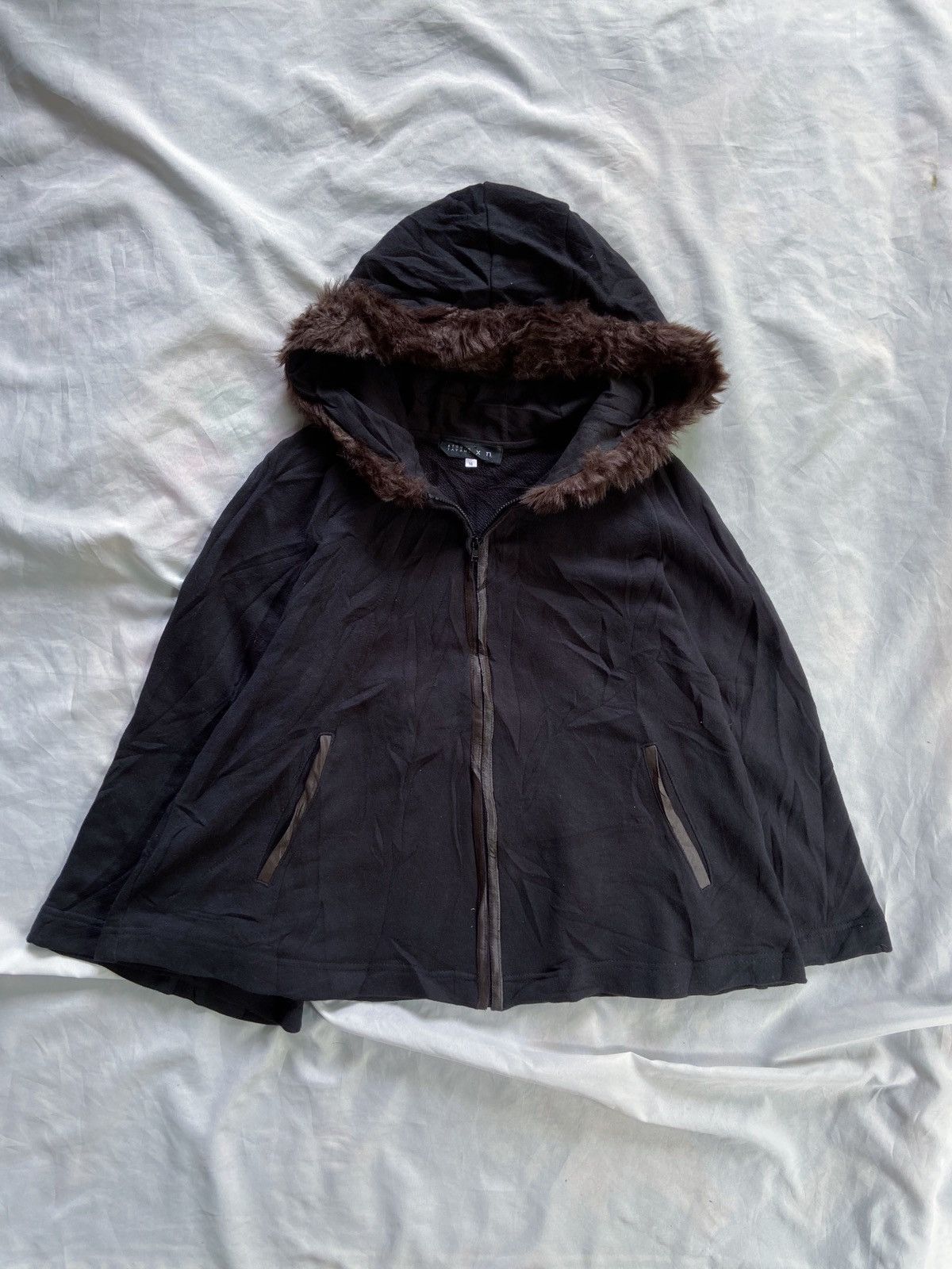 Isamu Katayama Backlash ATSURO TAYAMA PONCHO FAUX FUR ZIP HOODIE Size US S / EU 44-46 / 1 - 2 Thumbnail