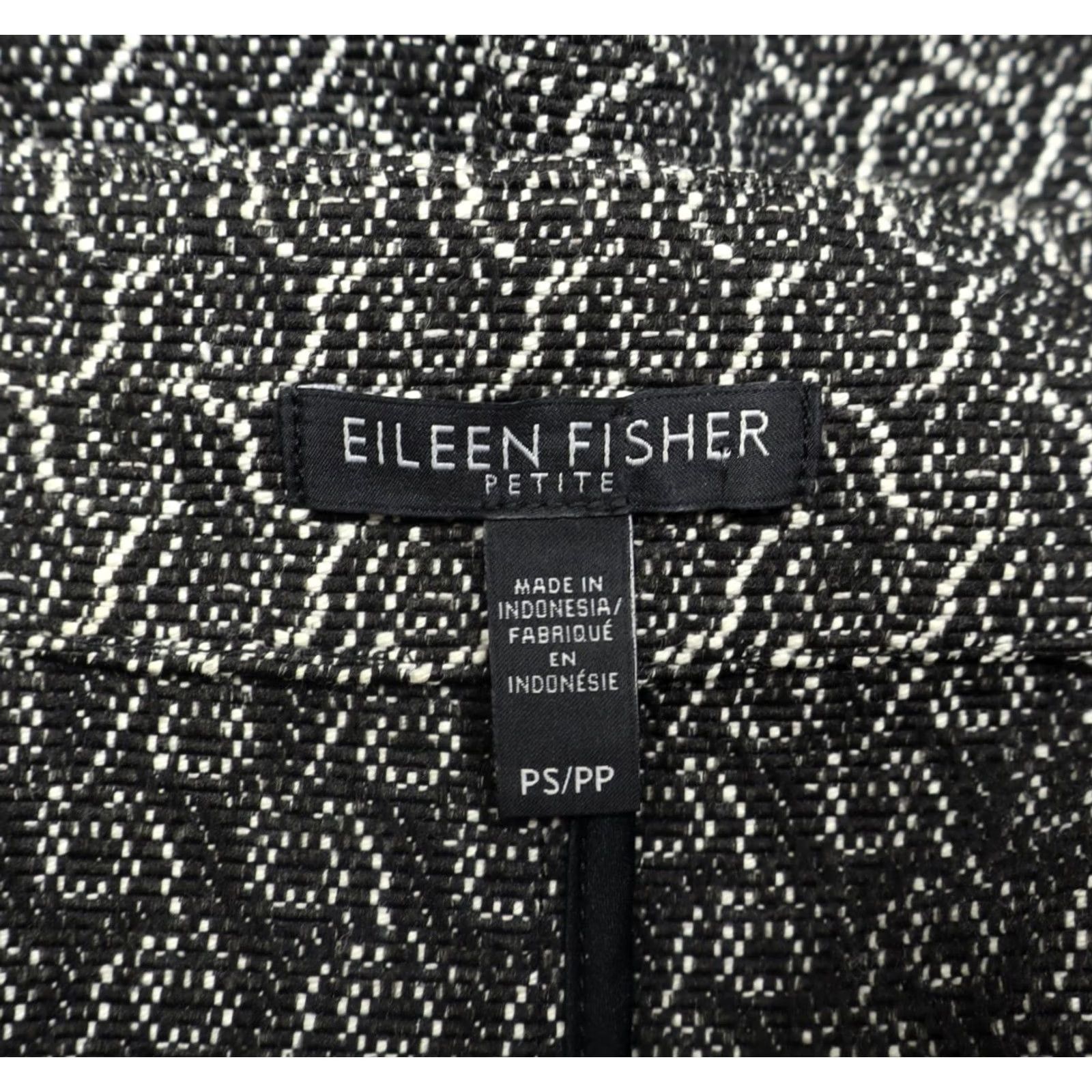 Eileen Fisher Eileen Fisher Rosette Jacquard Flight Jacket Black White Cotton Sz PS Jacket Women Square Pattern Jacquard Zipper Pockets Dry Clean Size S / US 4 / IT 40 - 5 Thumbnail