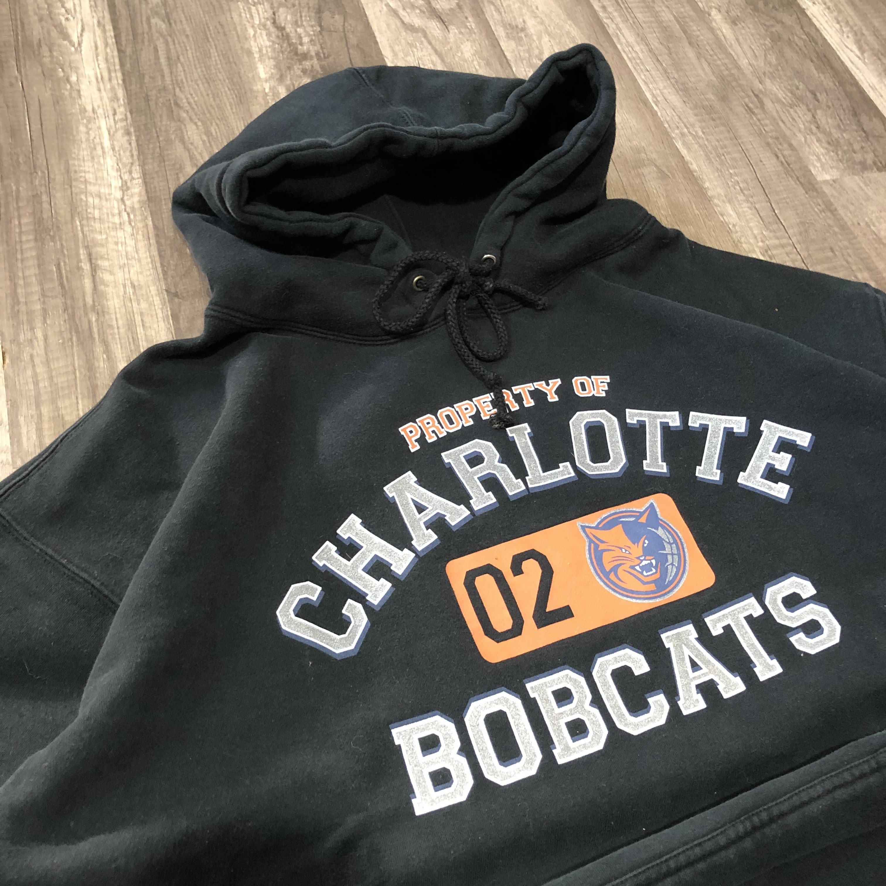NBA × Vintage "Vintage Black Charlotte Bobcats Hoodie, XL Size US XL / EU 56 / 4 - 1 Thumbnail