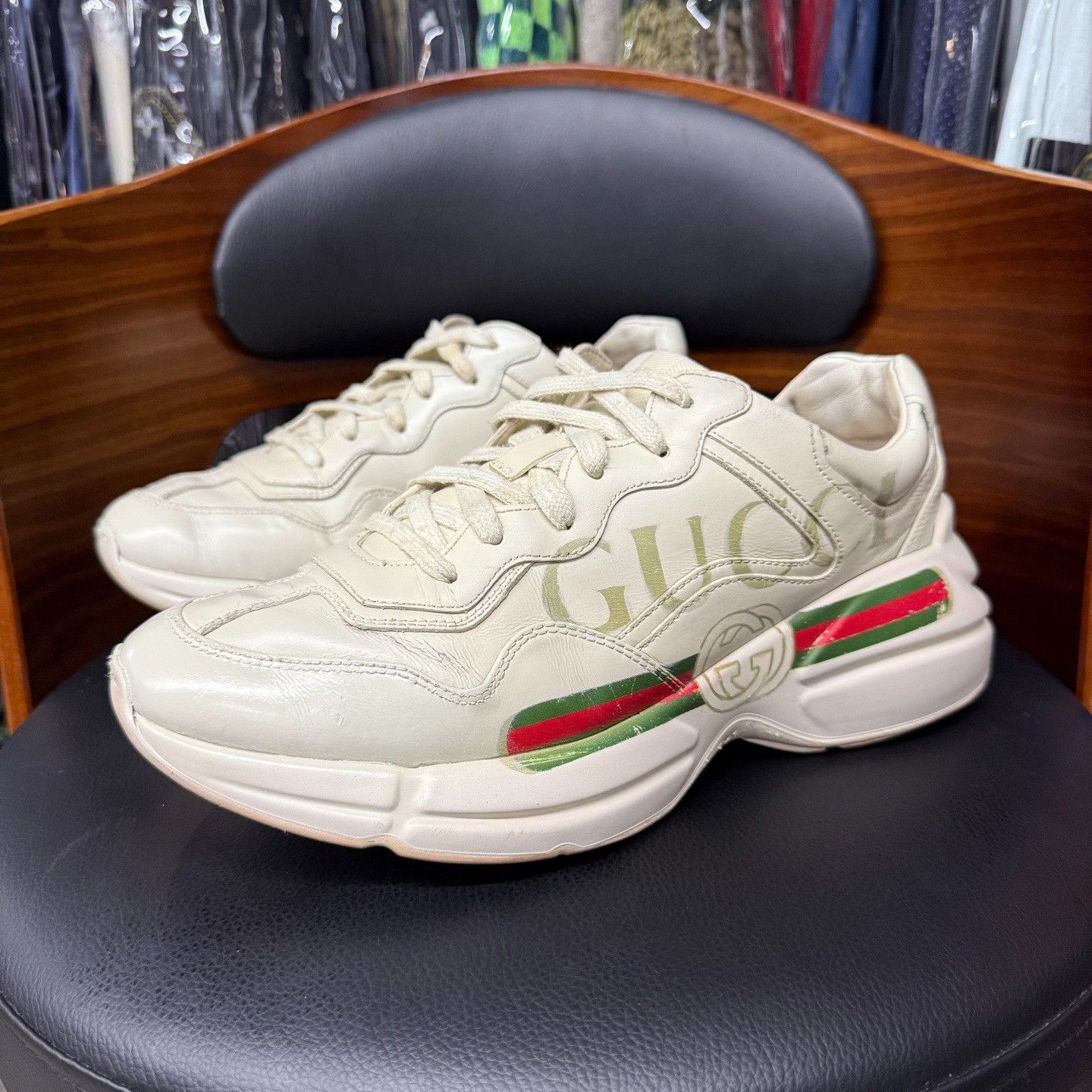Gucci Gucci White Lowtop Sneakers 8.5 Men Size US 8.5 / EU 41-42 - 1 Thumbnail