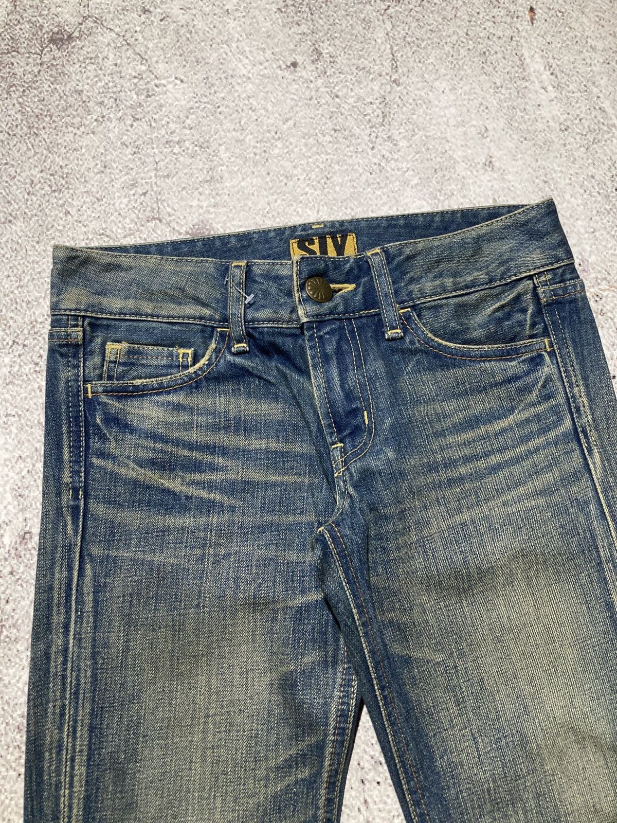 Japanese Brand 🇯🇵 2000s SLY Japan Ripped Bootcut Denim Jeans Pants Blue Wash Size US 26 / EU 42 - 8 Thumbnail