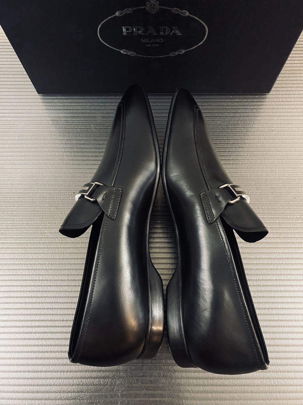 Prada Prada 🇮🇹 Nero smart calf metal logo plate vamp loafer 9.5 NEW Size US 9.5 / EU 42-43 - 10 Thumbnail